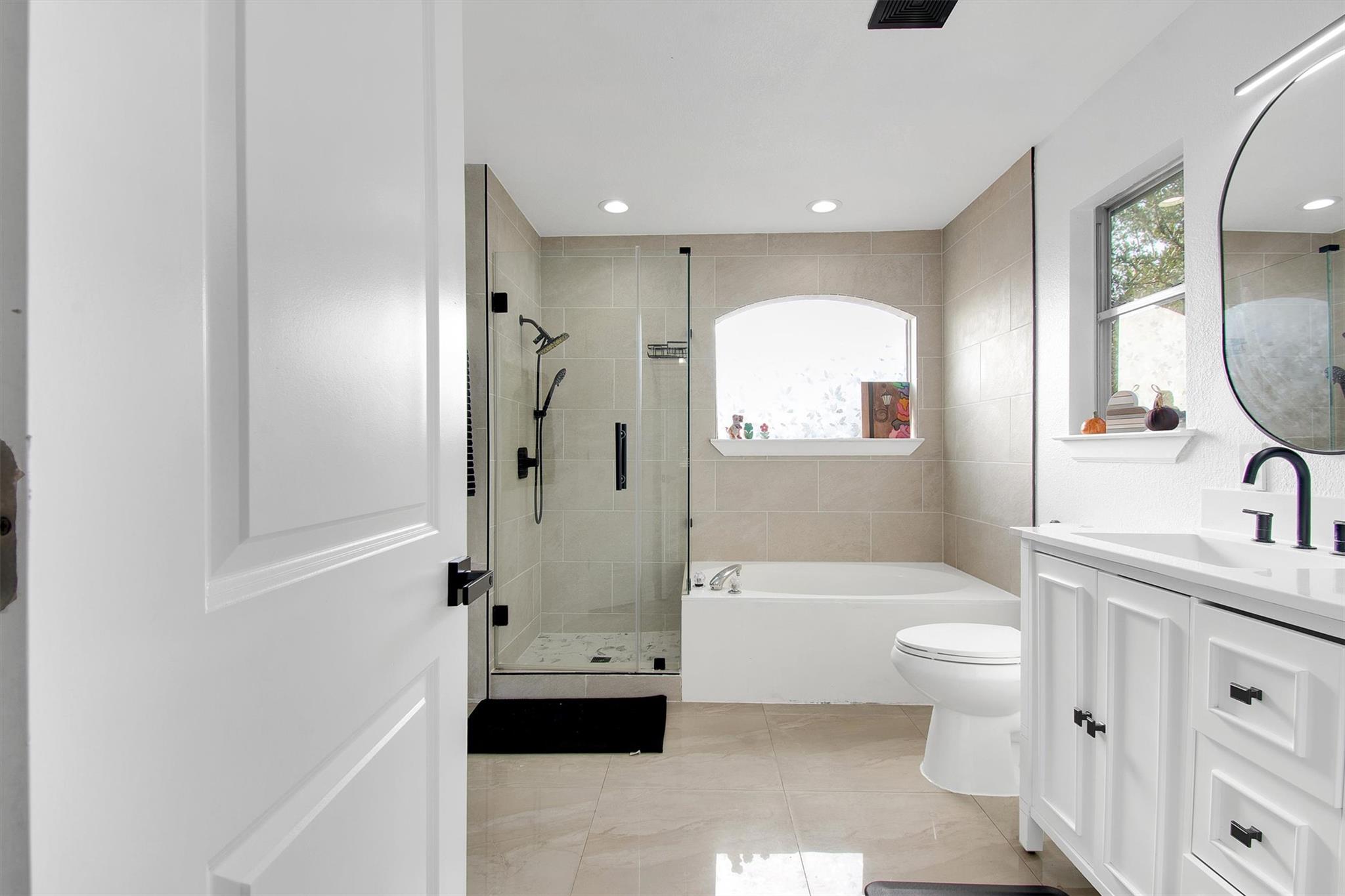 915 Tanglewood Dr, Leander, TX 78641