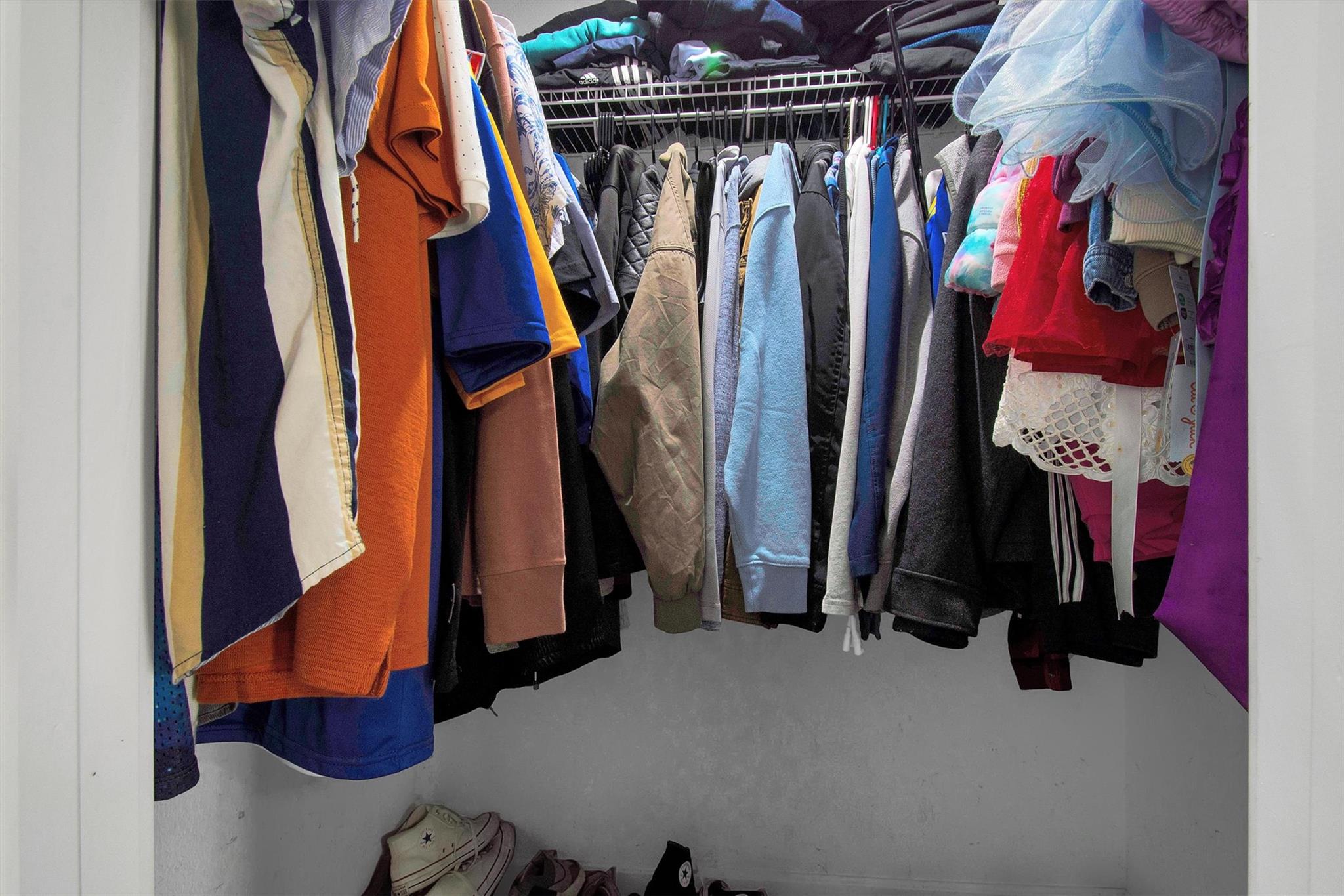 915 Tanglewood Dr, Leander, TX 78641