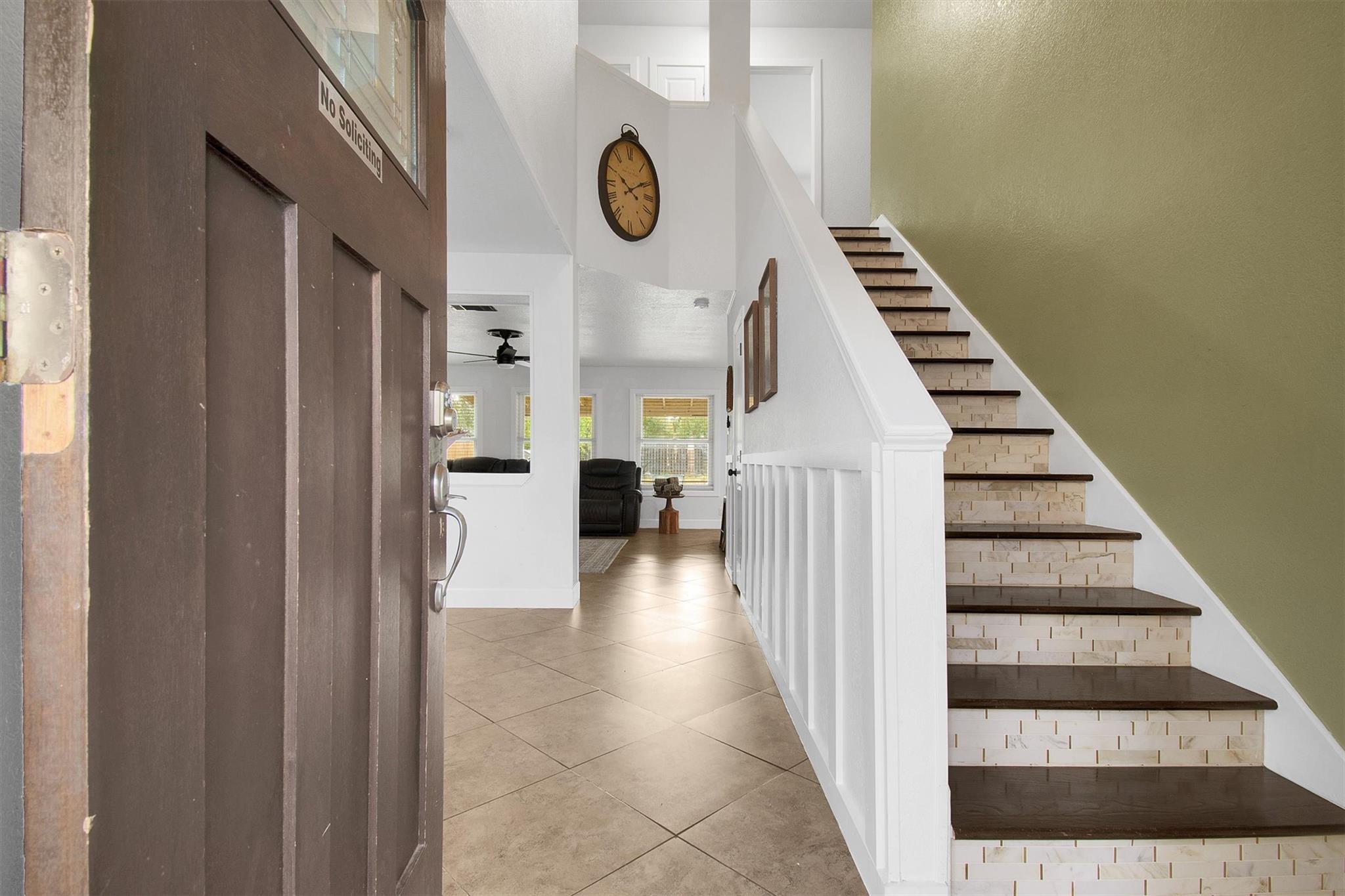 915 Tanglewood Dr, Leander, TX 78641