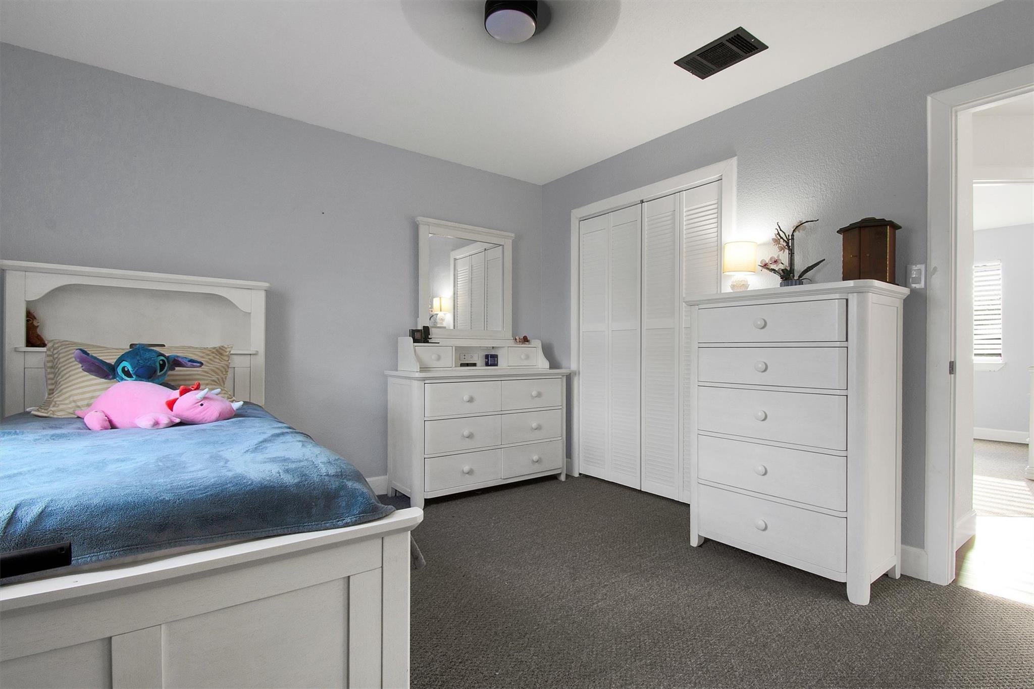 915 Tanglewood Dr, Leander, TX 78641