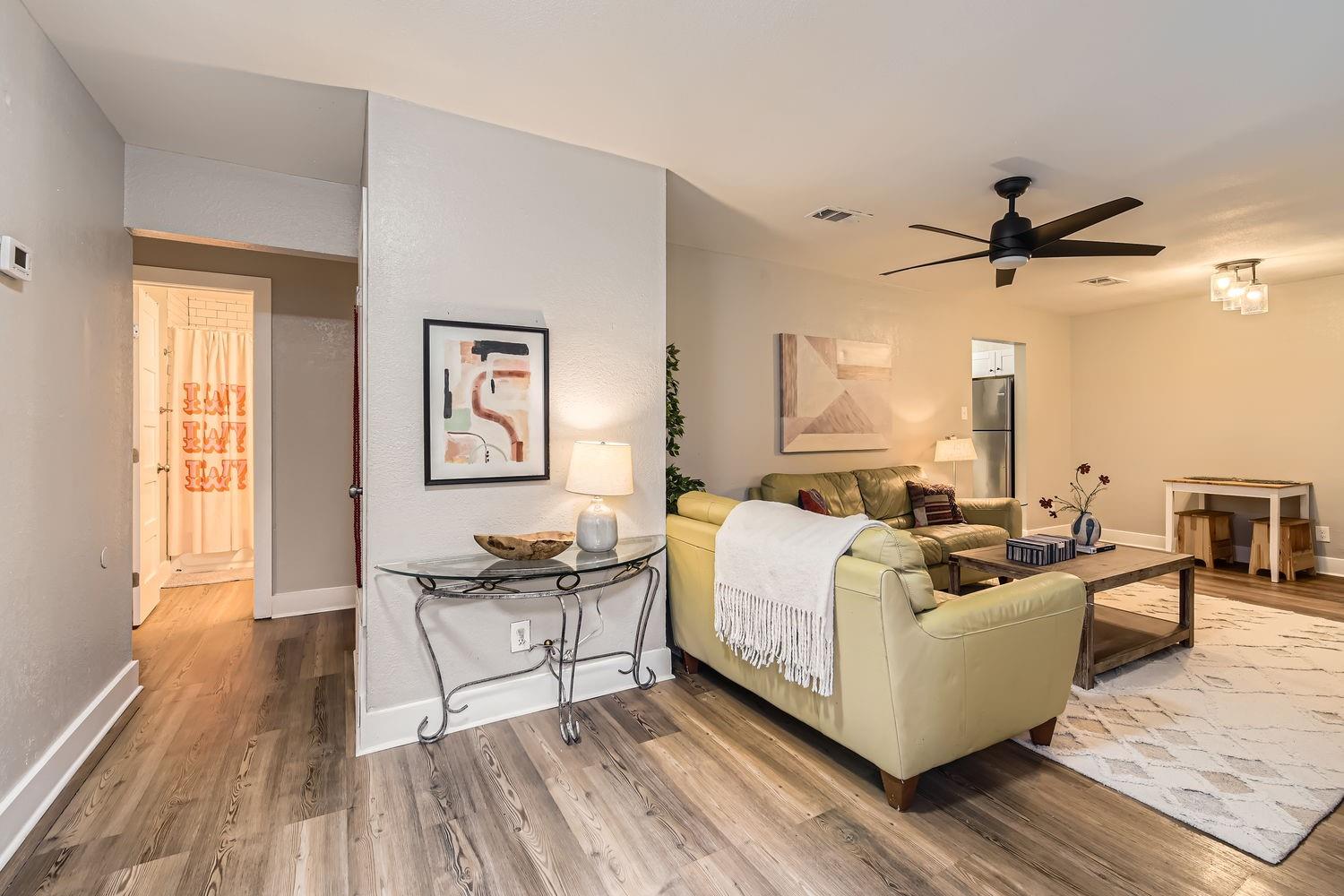 6108 Calmar Cv # B, Austin, TX 78721