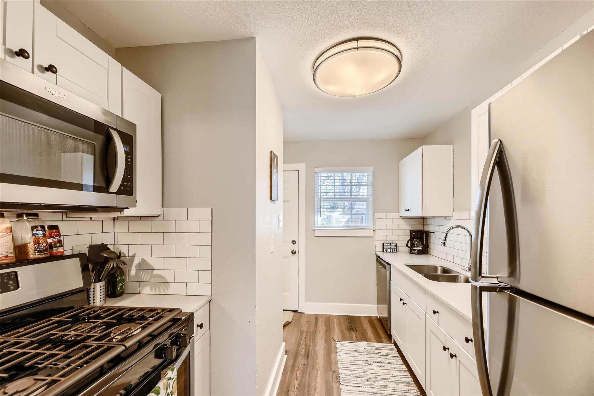 6108 Calmar Cv # B, Austin, TX 78721