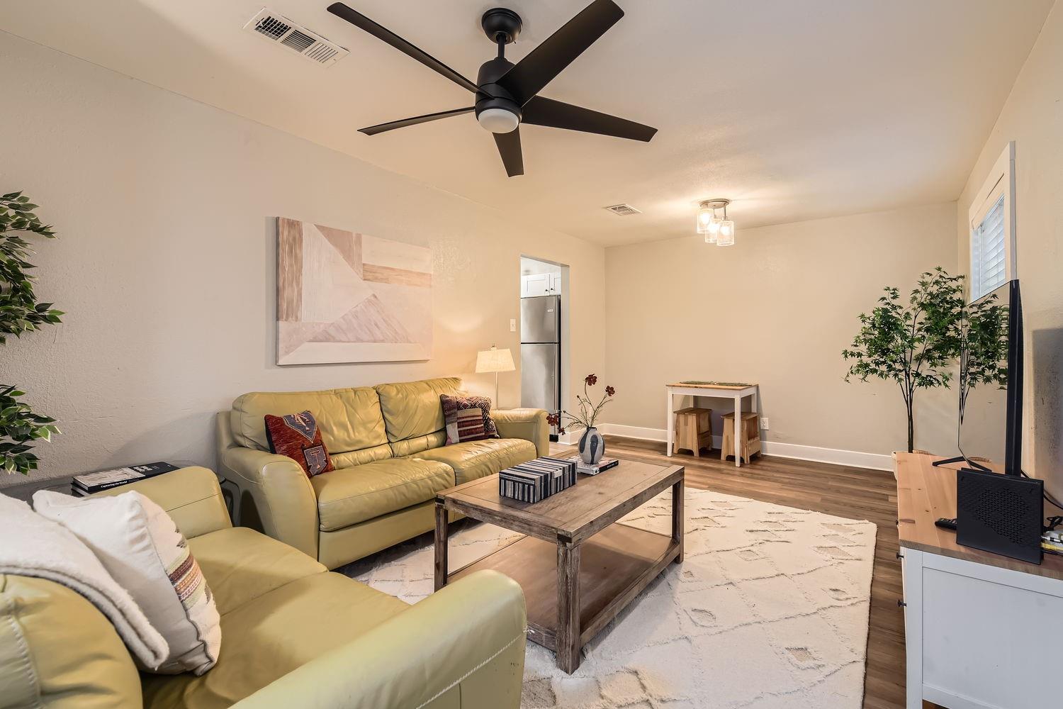 6108 Calmar Cv # B, Austin, TX 78721