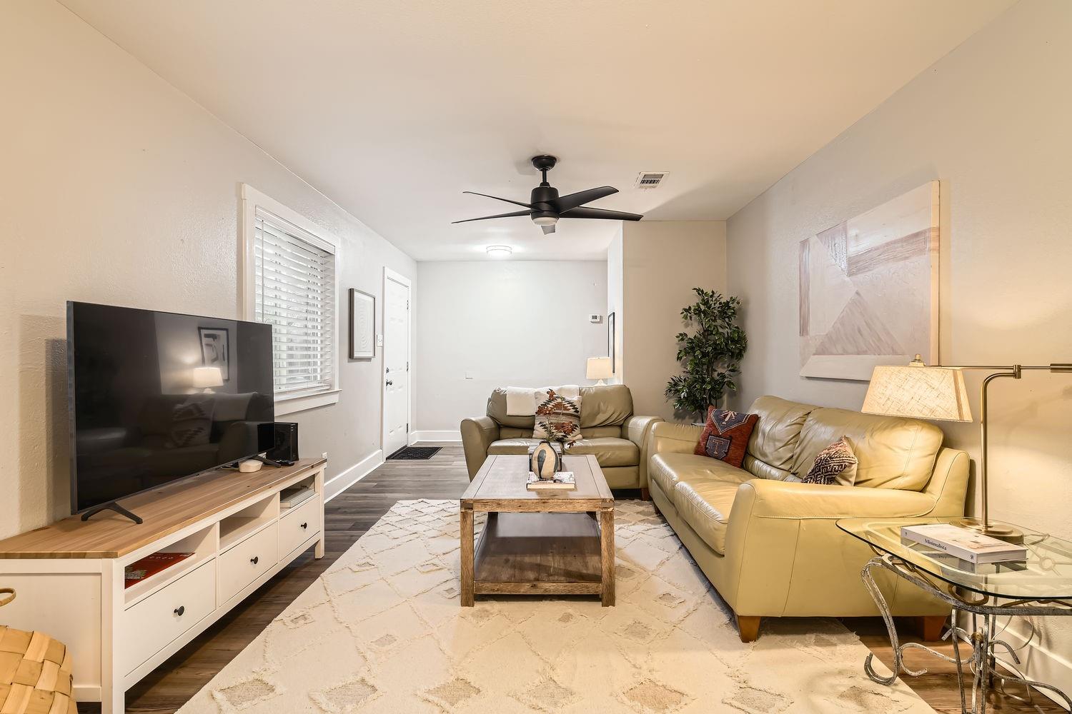 6108 Calmar Cv # B, Austin, TX 78721