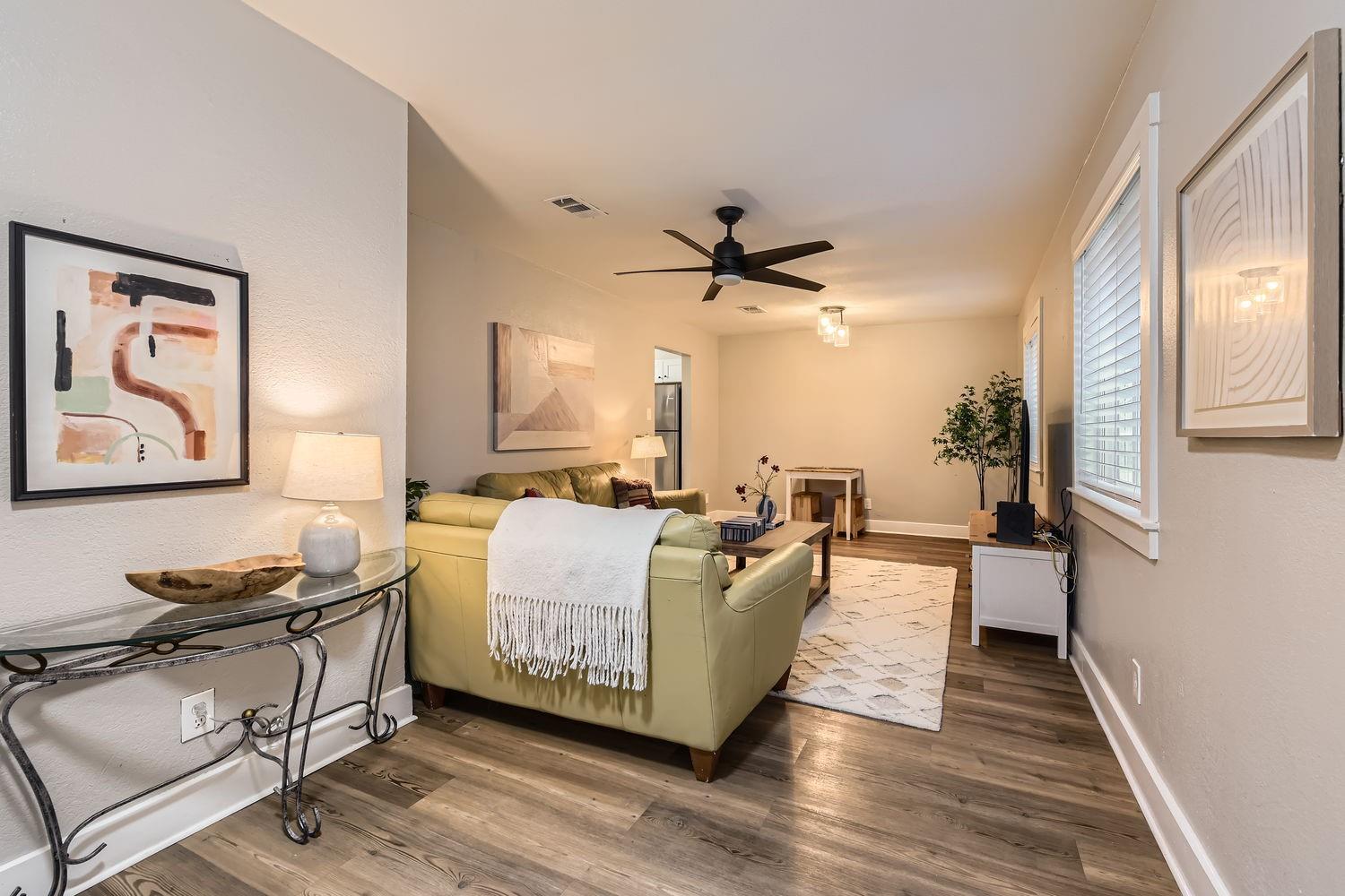 6108 Calmar Cv # B, Austin, TX 78721