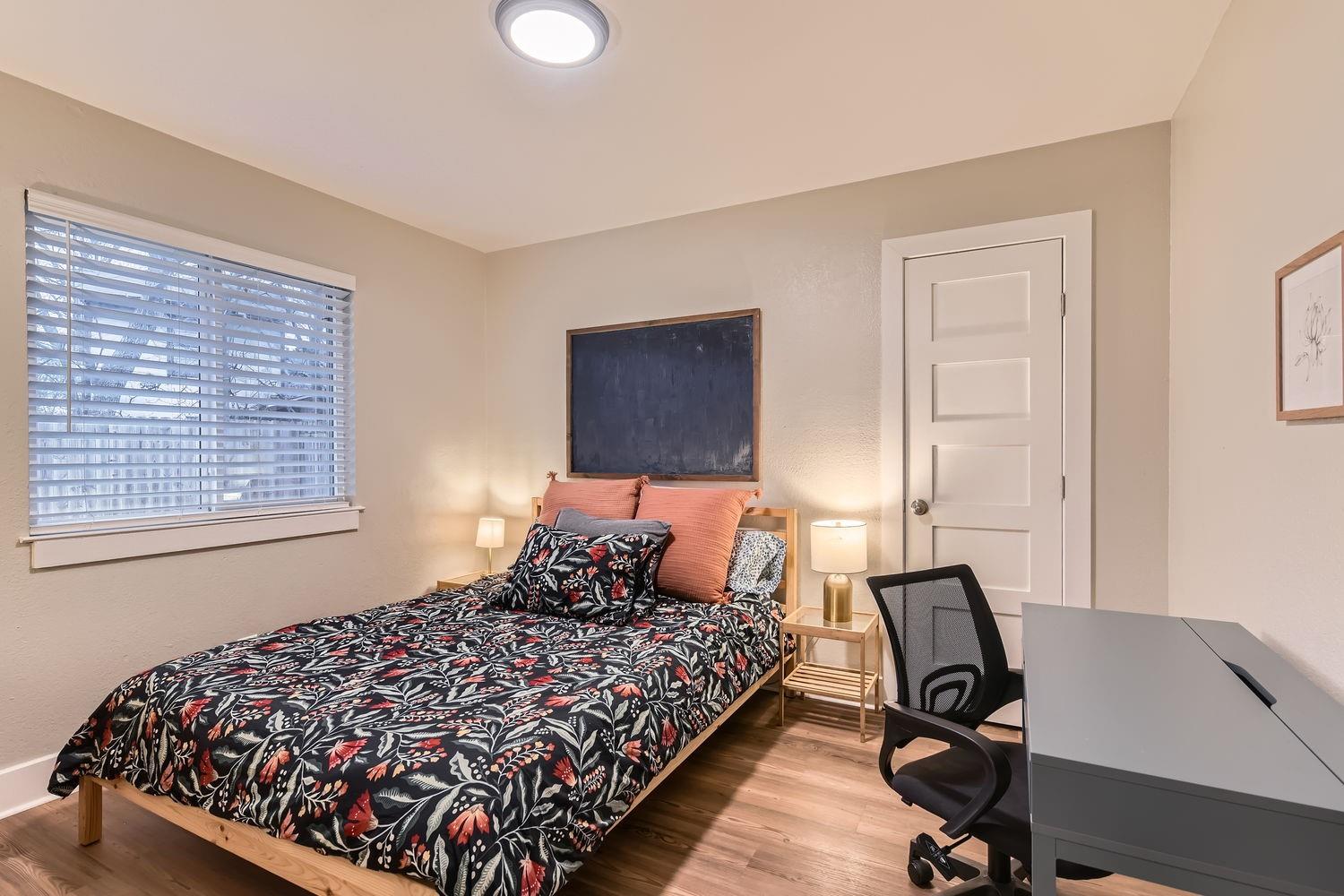 6108 Calmar Cv # B, Austin, TX 78721