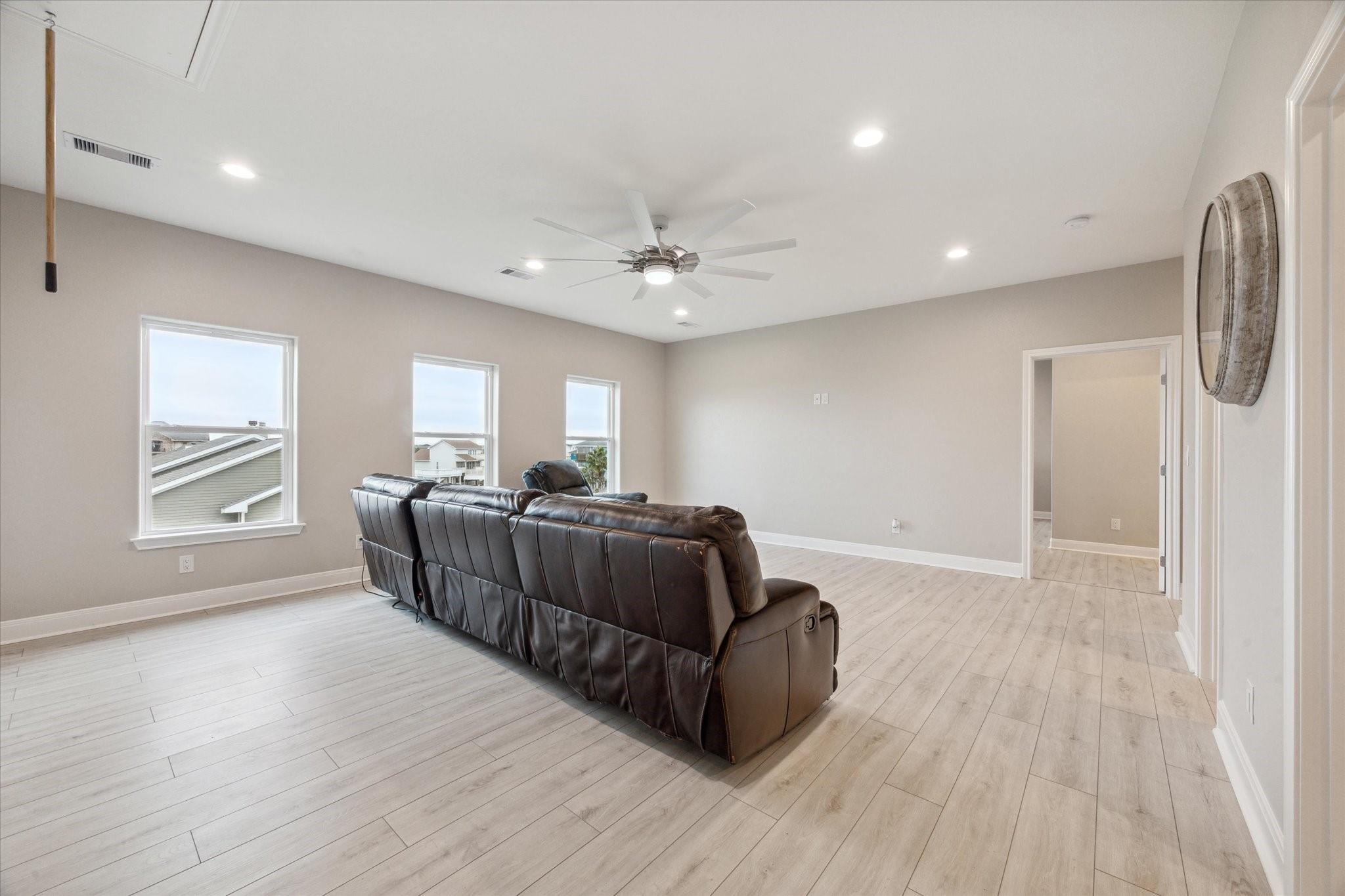 230 Bora Bora Dr, Galveston, TX 77554