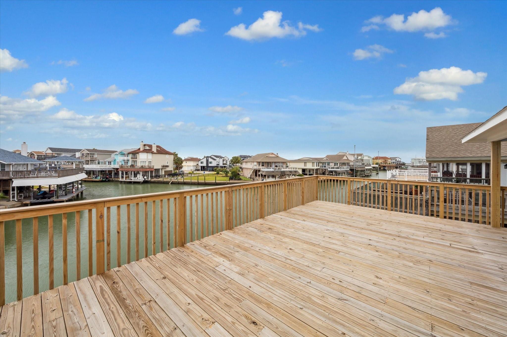 230 Bora Bora Dr, Galveston, TX 77554