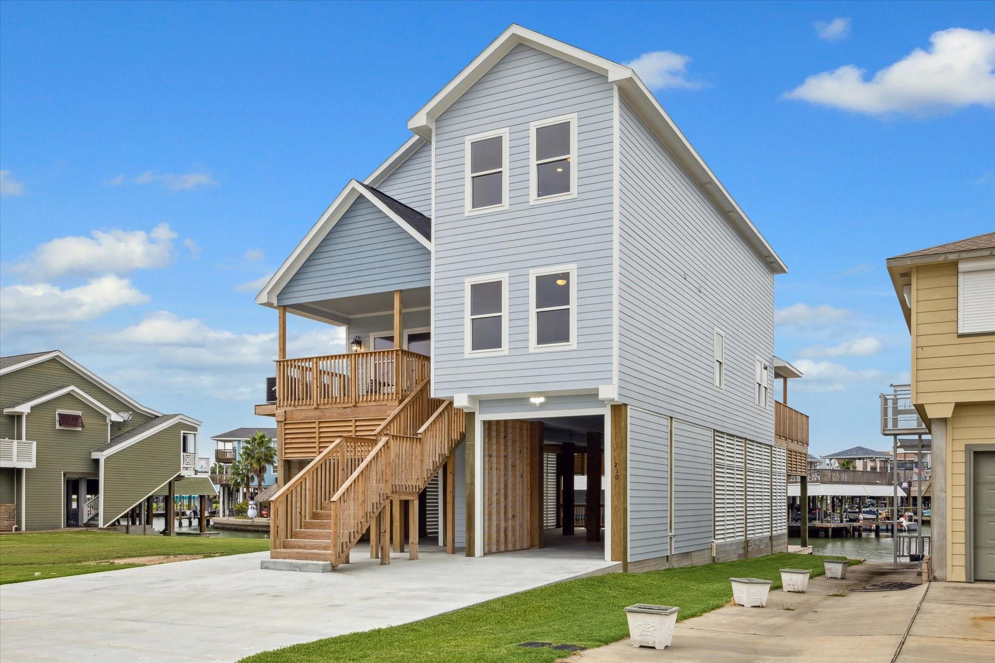 230 Bora Bora Dr, Galveston, TX 77554