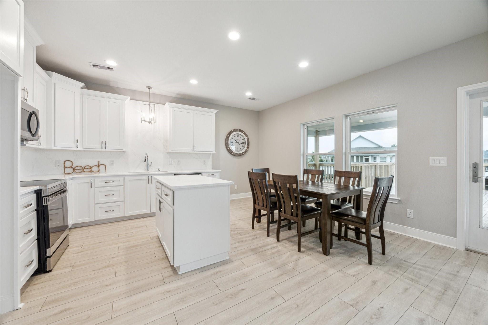 230 Bora Bora Dr, Galveston, TX 77554