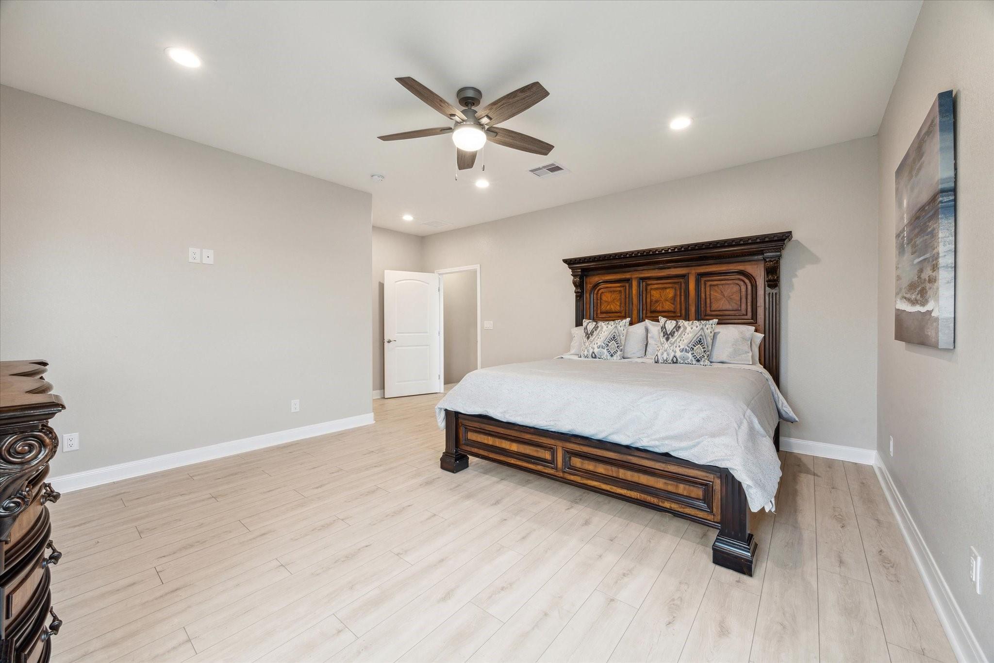 230 Bora Bora Dr, Galveston, TX 77554