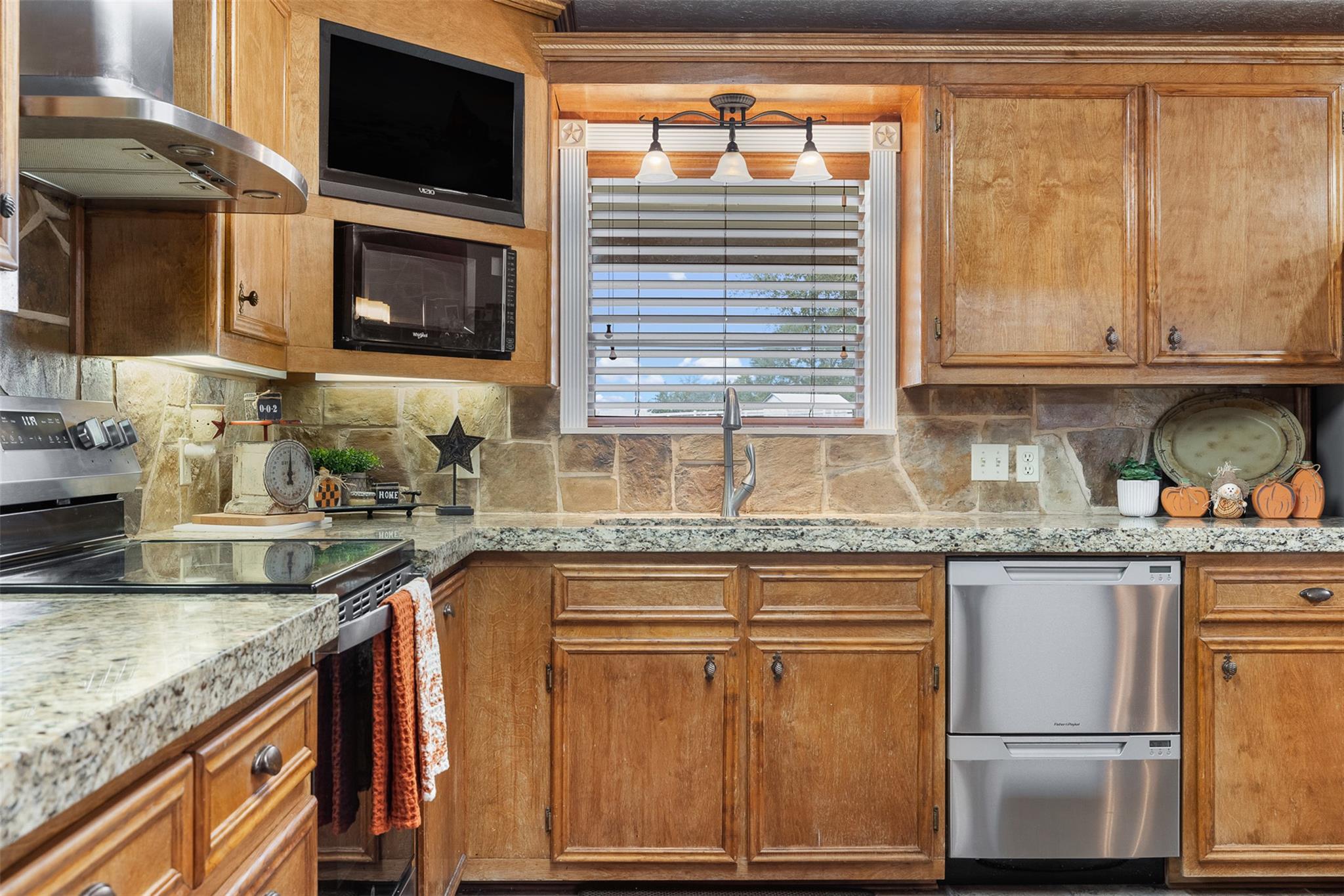 1611 Koy Road Rd, Bellville, TX 77418