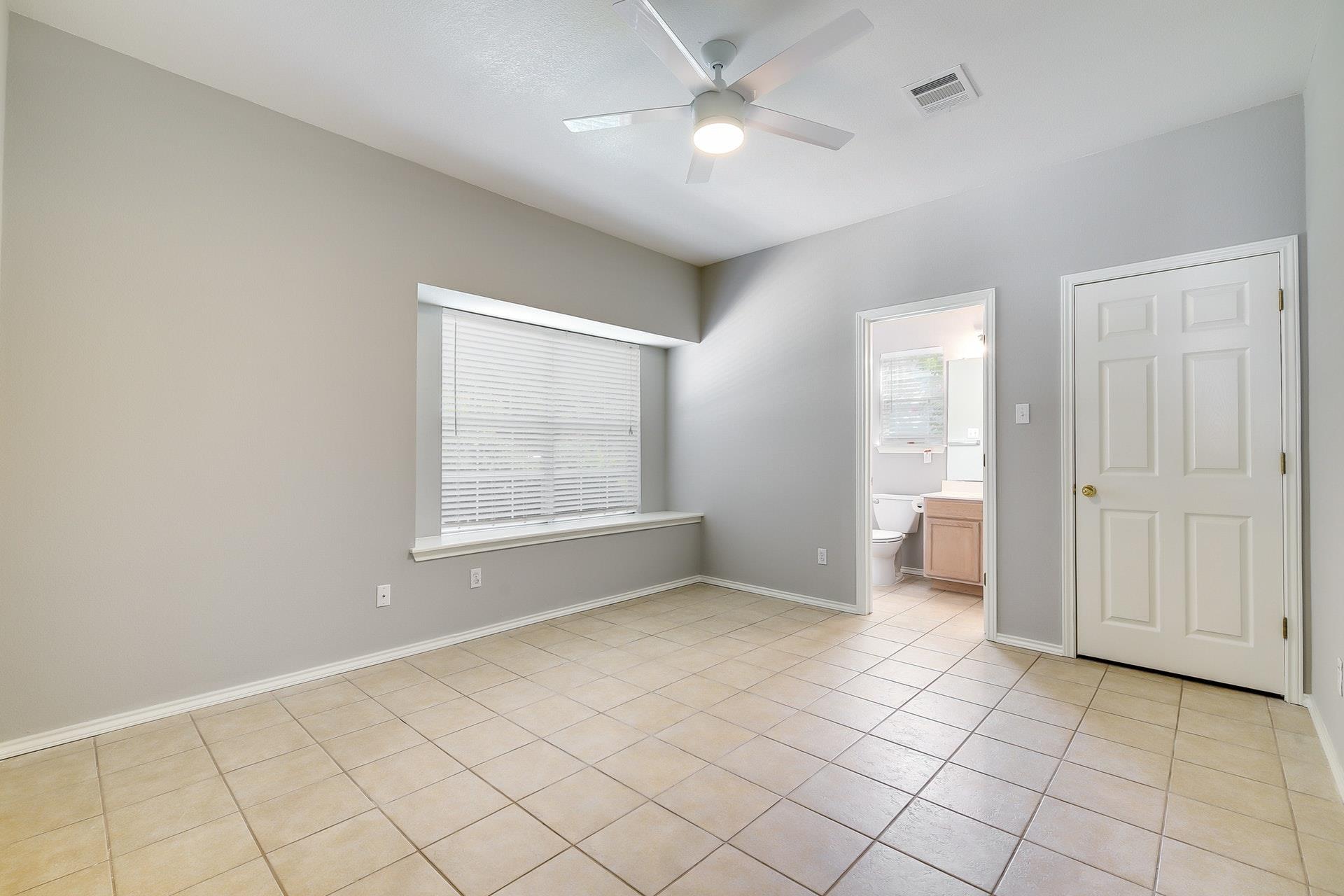 1504 E 19th St, Georgetown, TX 78626