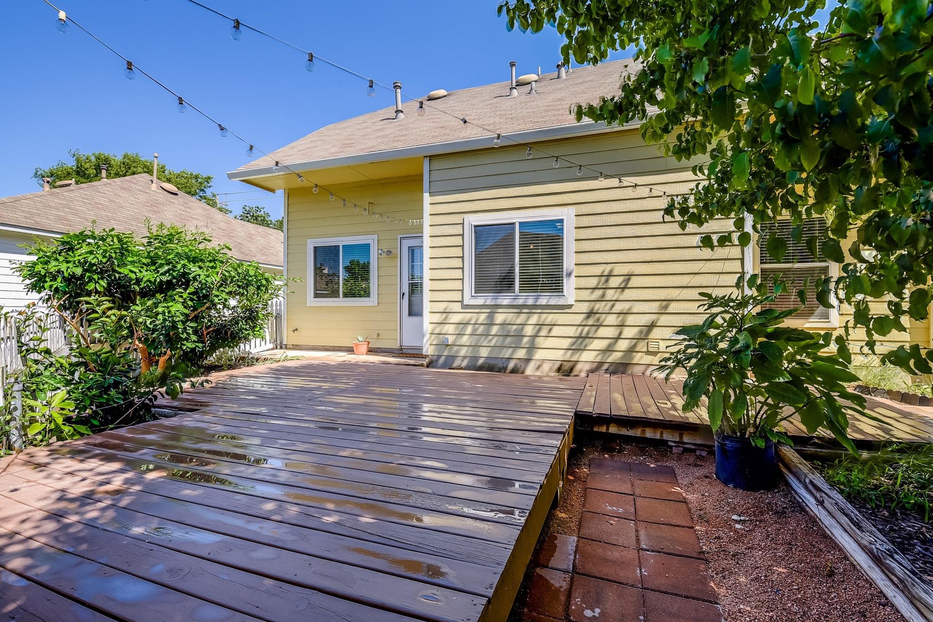 1504 E 19th St, Georgetown, TX 78626