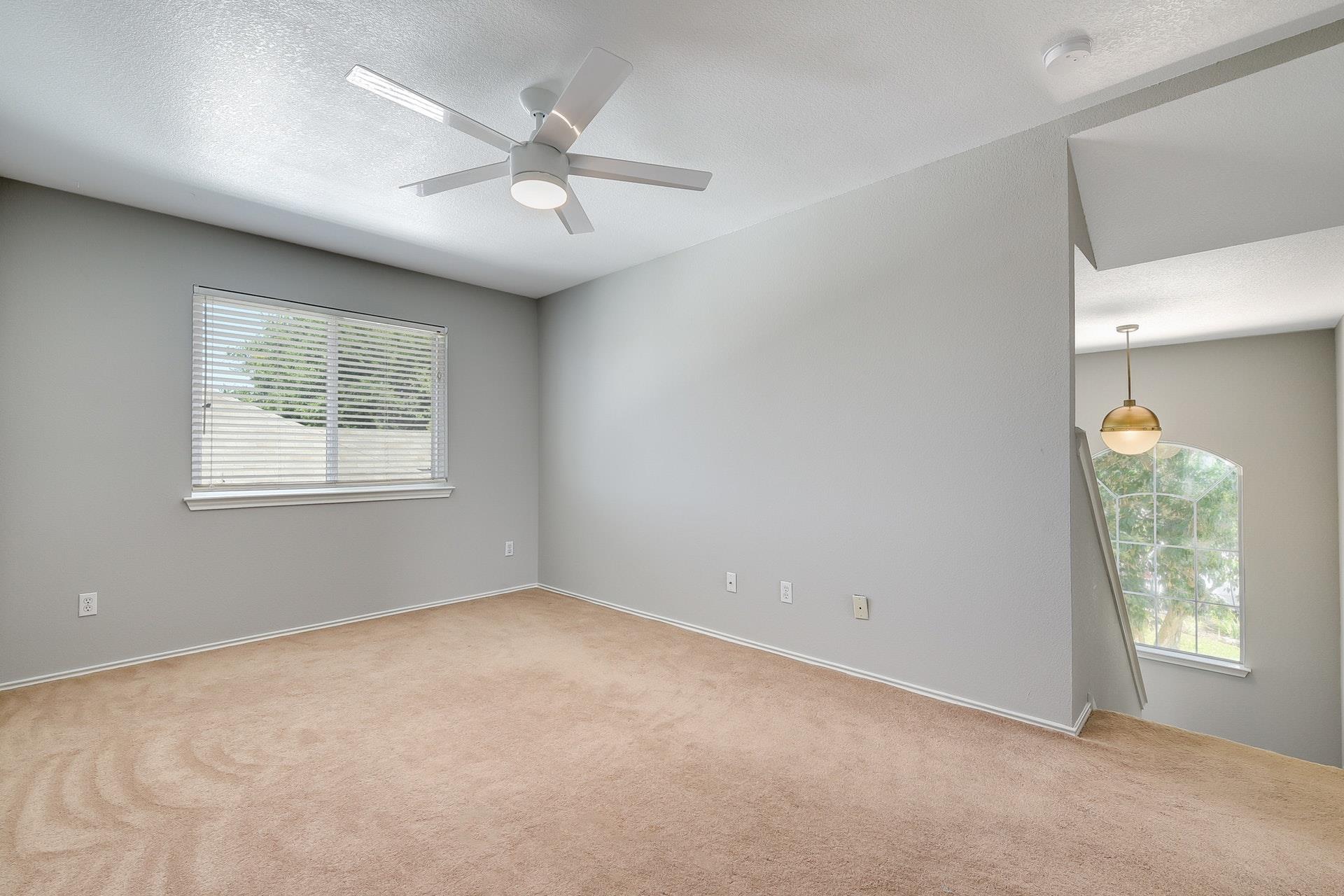 1504 E 19th St, Georgetown, TX 78626