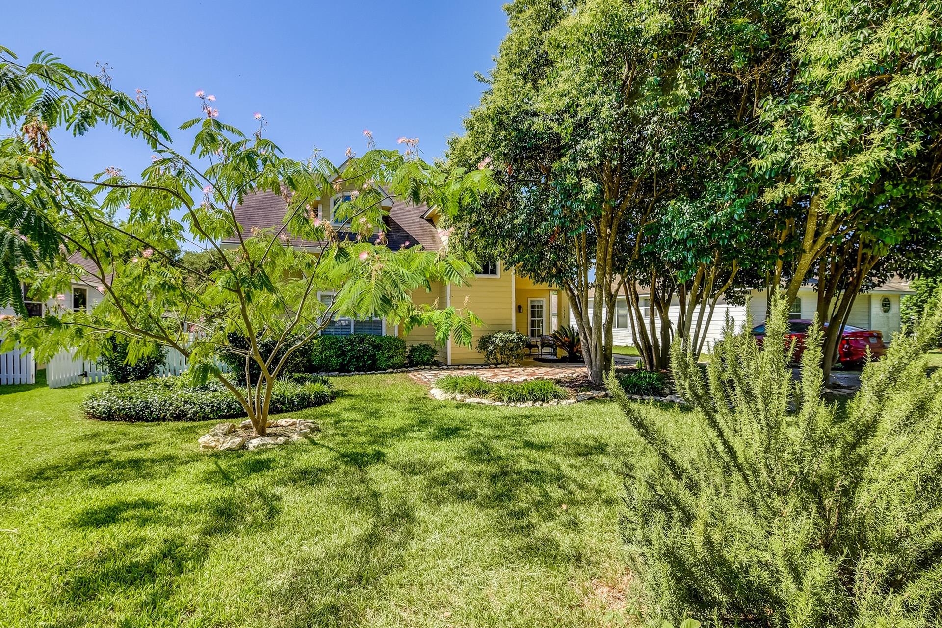 1504 E 19th St, Georgetown, TX 78626