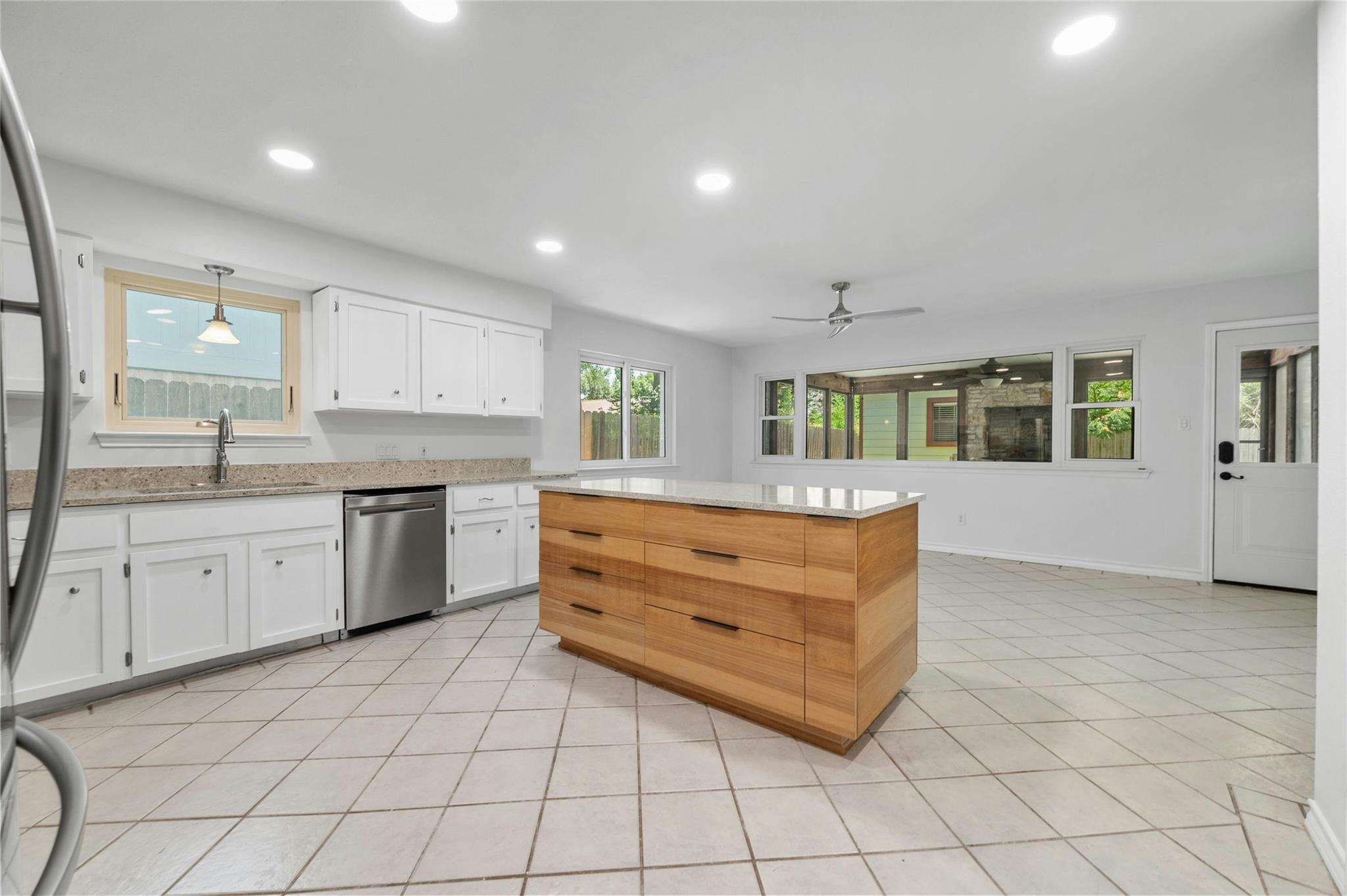 10255 Missel Thrush Dr, Austin, TX 78750