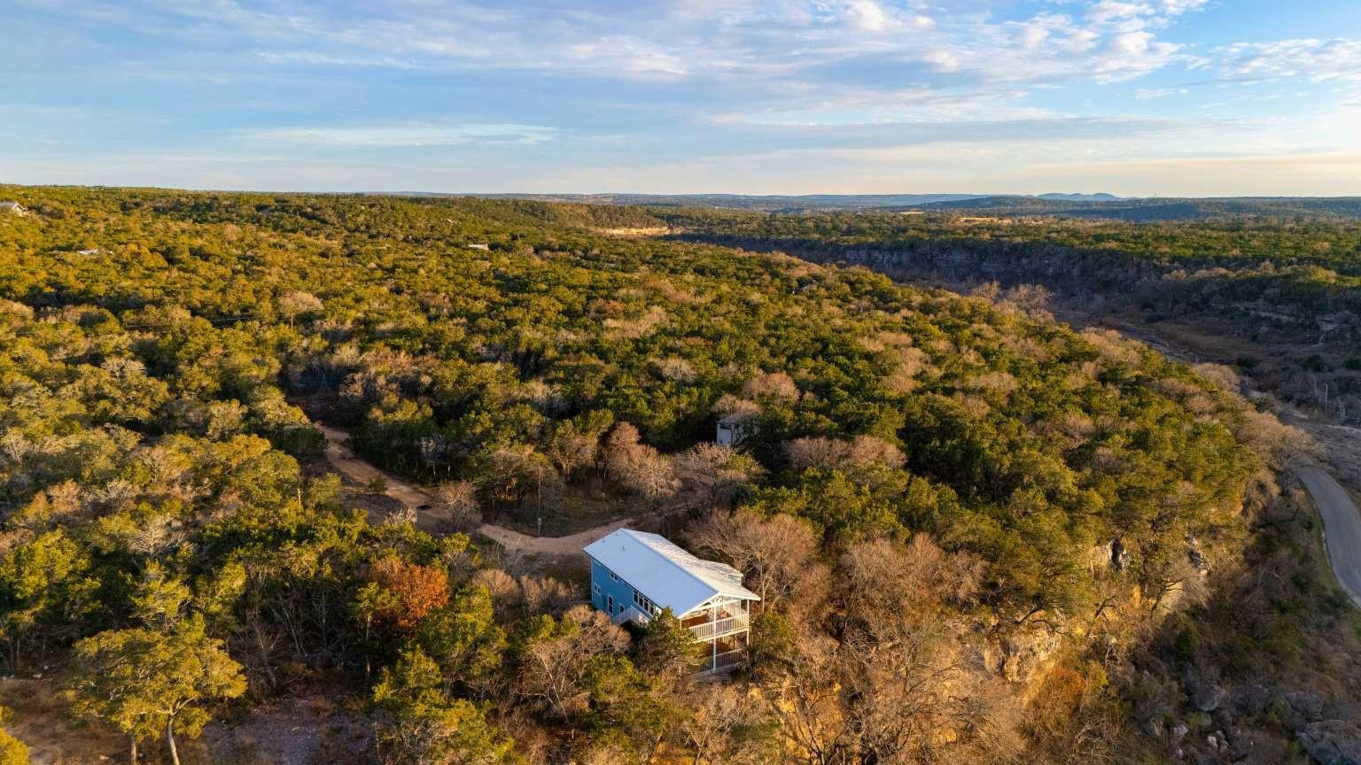 550 Cliffside Rd, Wimberley, TX 78676
