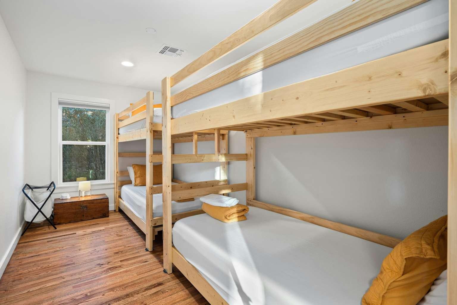 550 Cliffside Rd, Wimberley, TX 78676