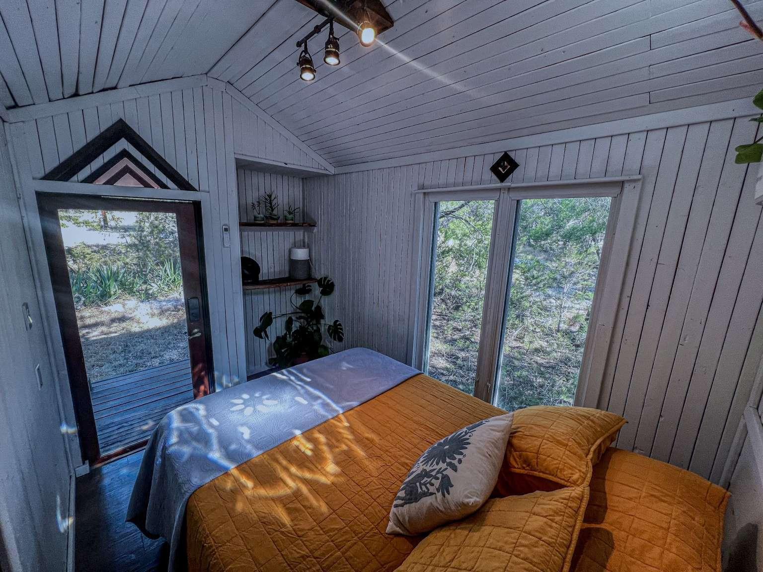 550 Cliffside Rd, Wimberley, TX 78676