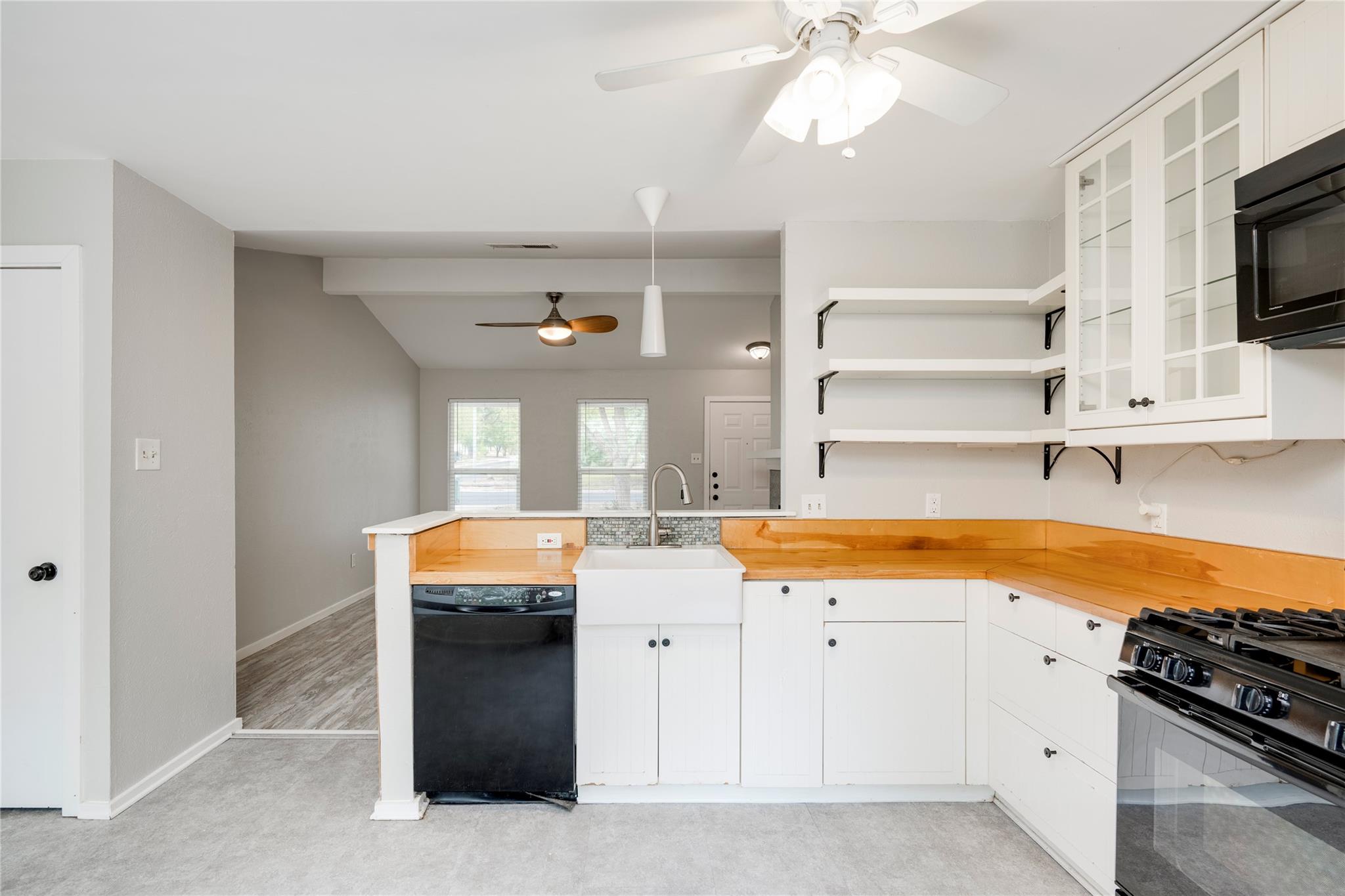 8700 Soho Dr, Austin, TX 78748