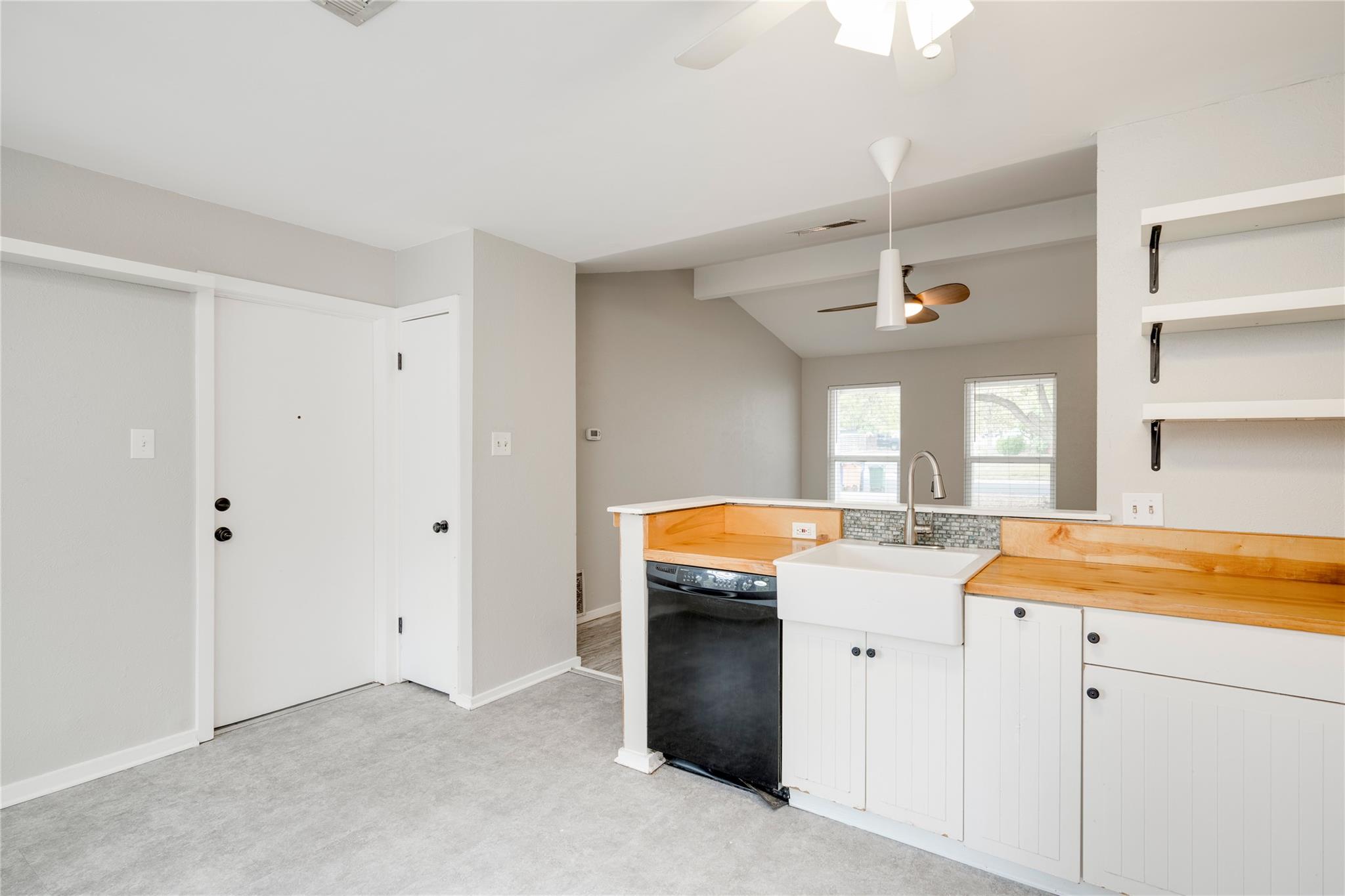 8700 Soho Dr, Austin, TX 78748