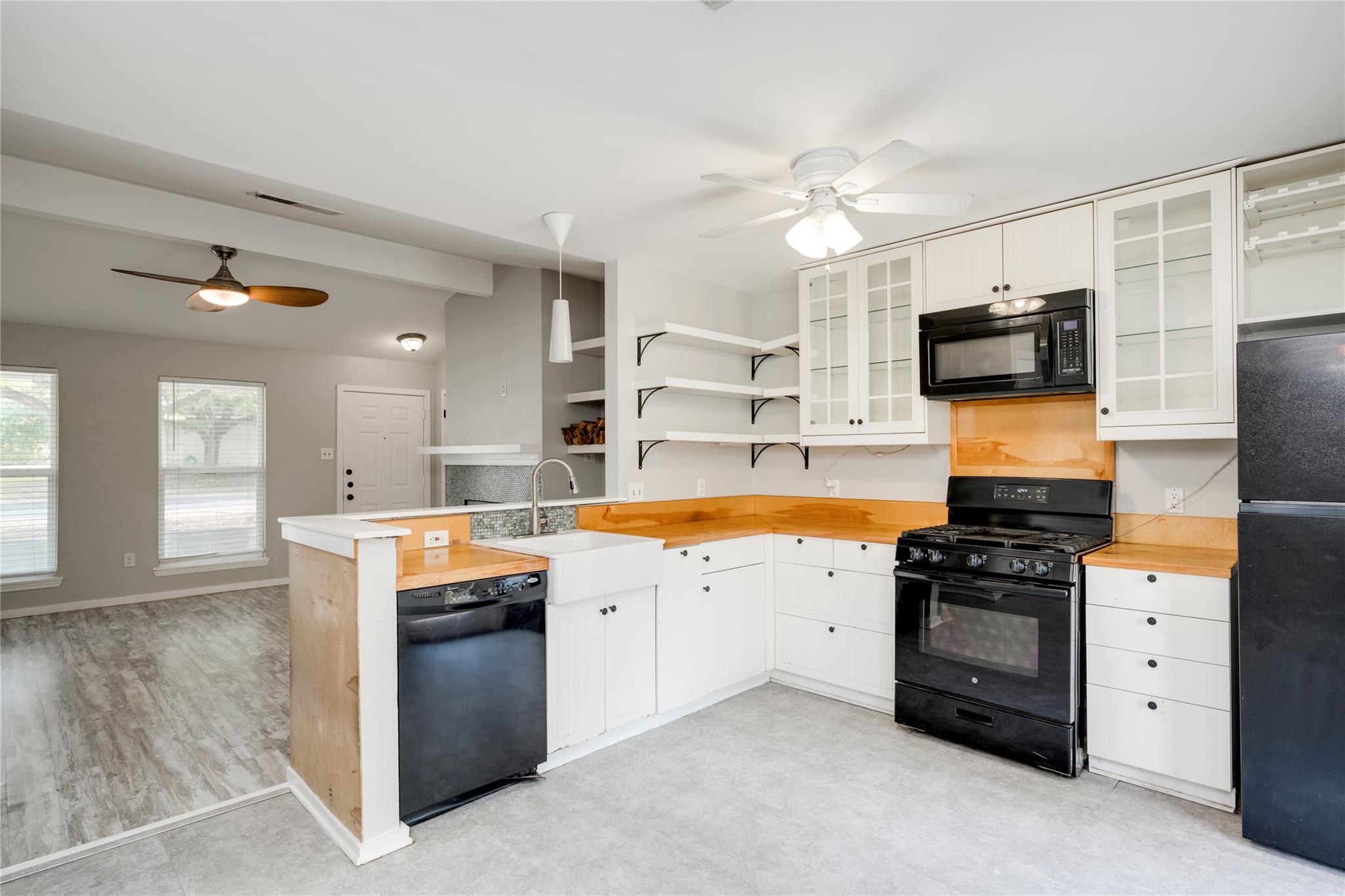 8700 Soho Dr, Austin, TX 78748