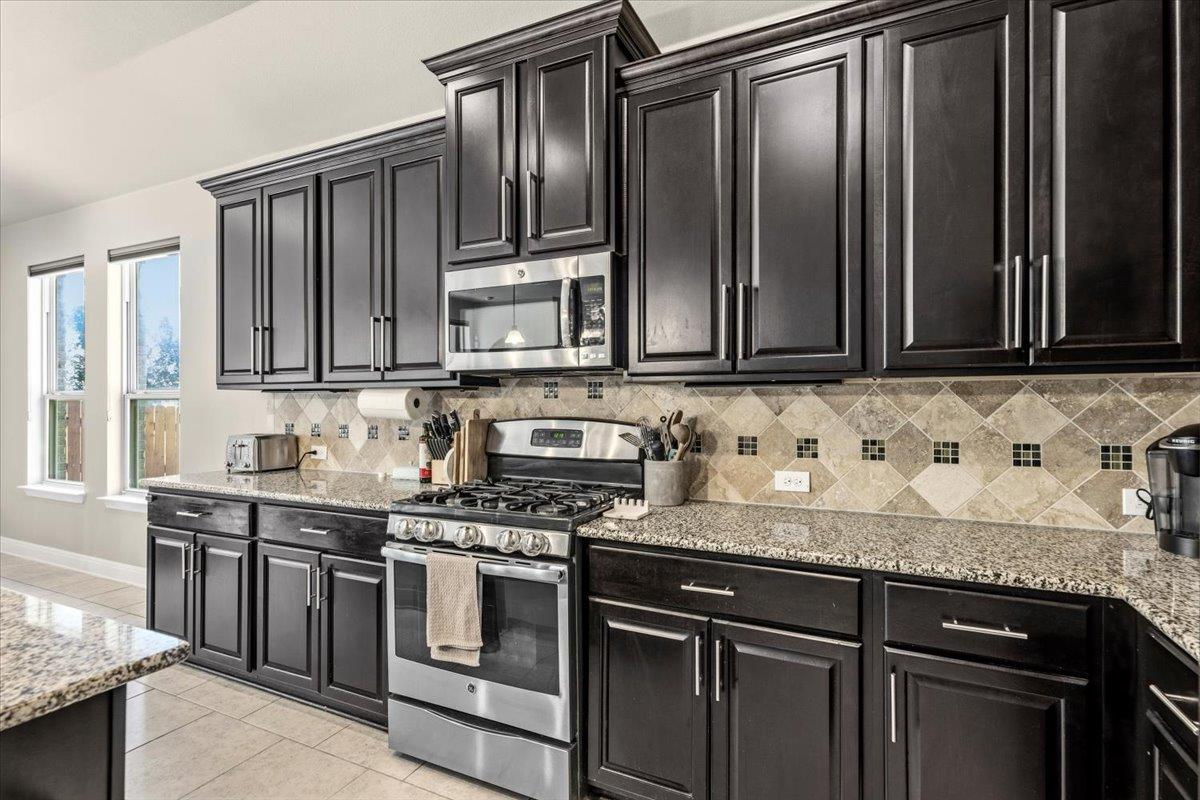 18008 Crimson Apple Way, Pflugerville, TX 78660