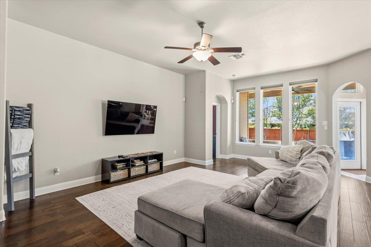 18008 Crimson Apple Way, Pflugerville, TX 78660