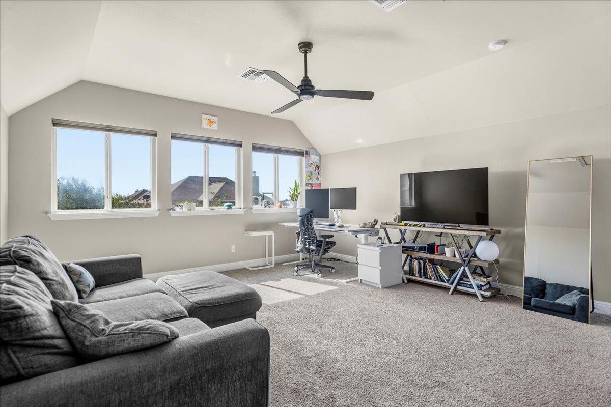 18008 Crimson Apple Way, Pflugerville, TX 78660