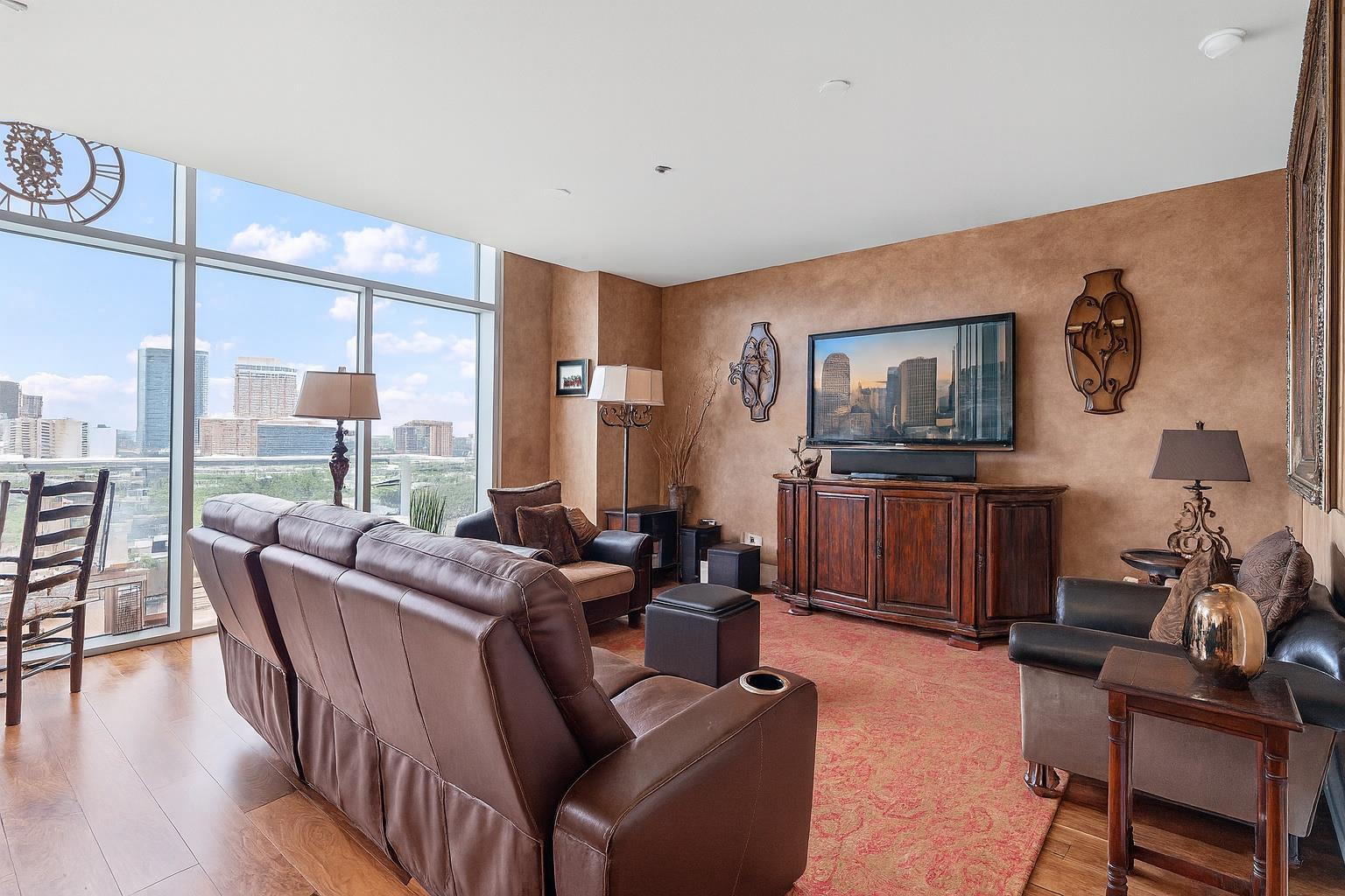 555 E 5th St # 911, Austin, TX 78701