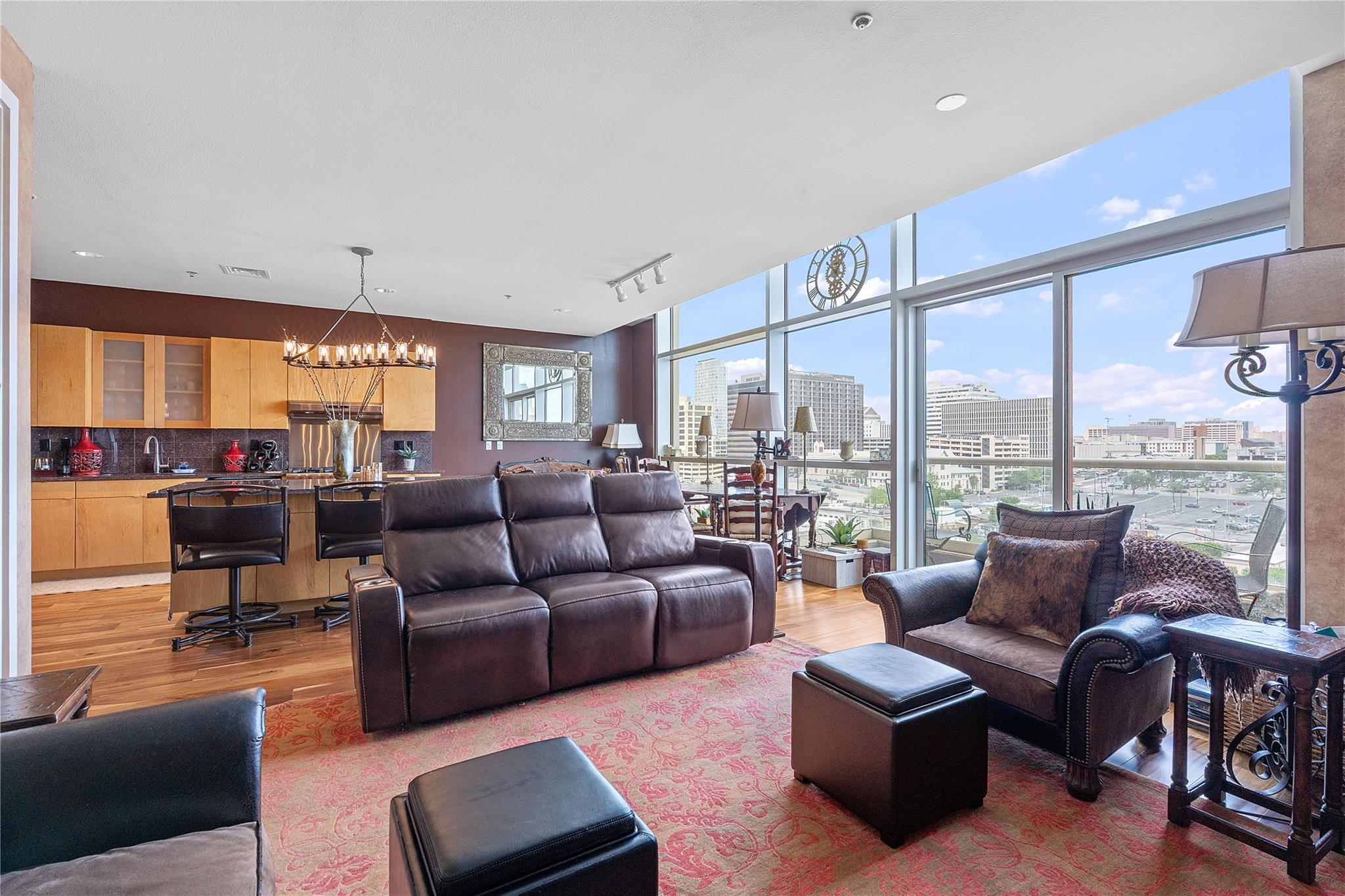 555 E 5th St # 911, Austin, TX 78701