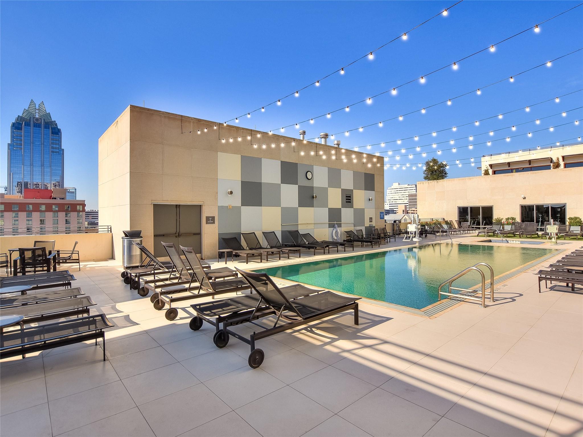 555 E 5th St # 911, Austin, TX 78701