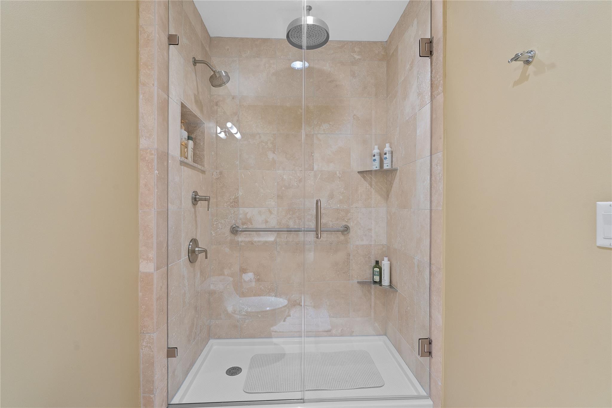 555 E 5th St # 911, Austin, TX 78701