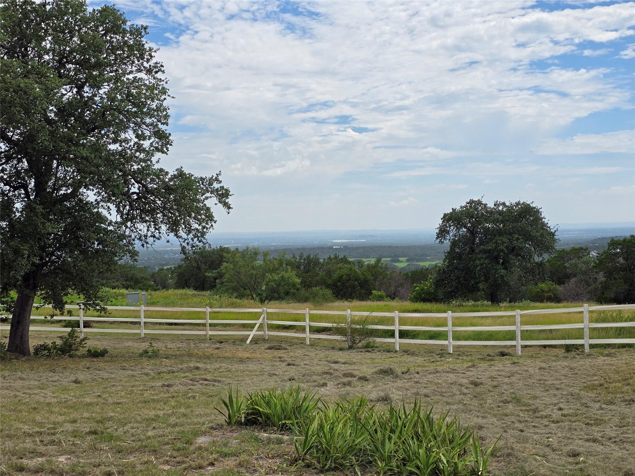 1251 Stone Mountain Dr, Marble Falls, TX 78654