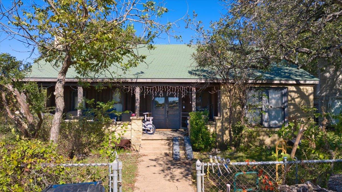 112 Loop 308, Briggs, TX 78608