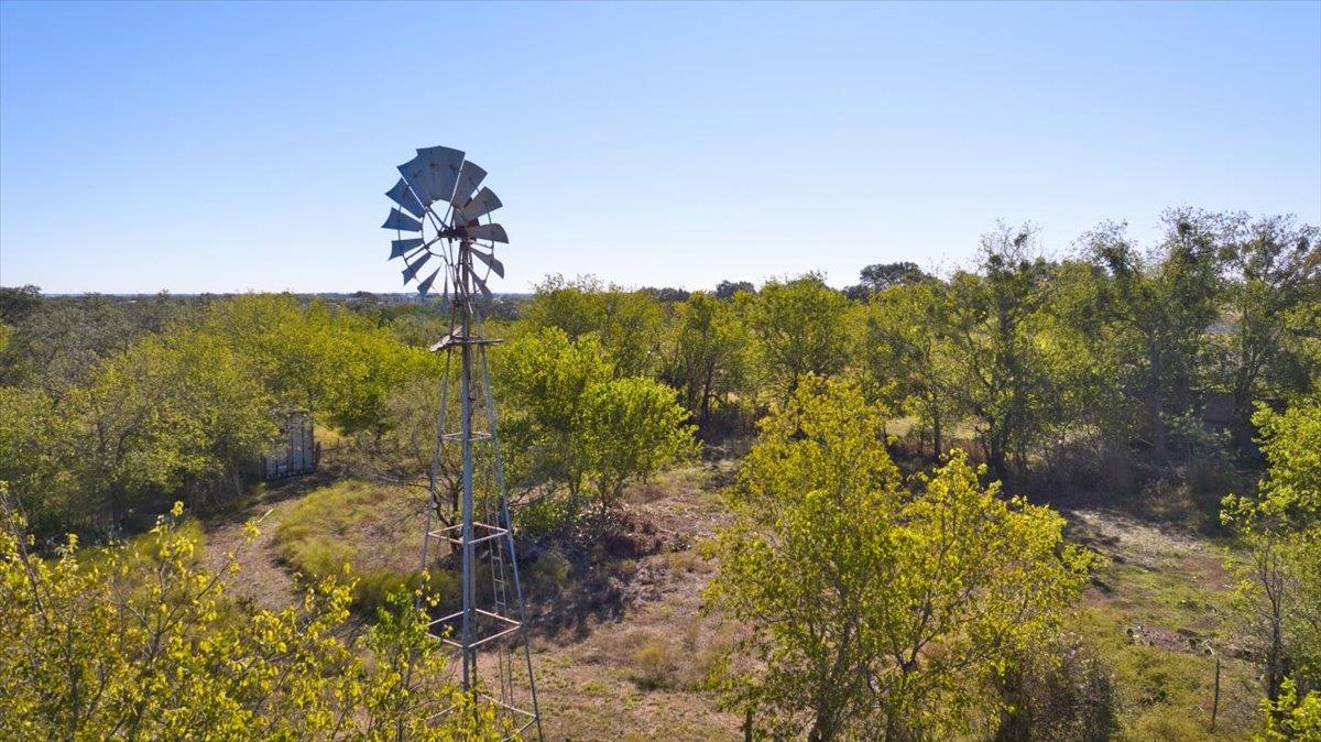 112 Loop 308, Briggs, TX 78608