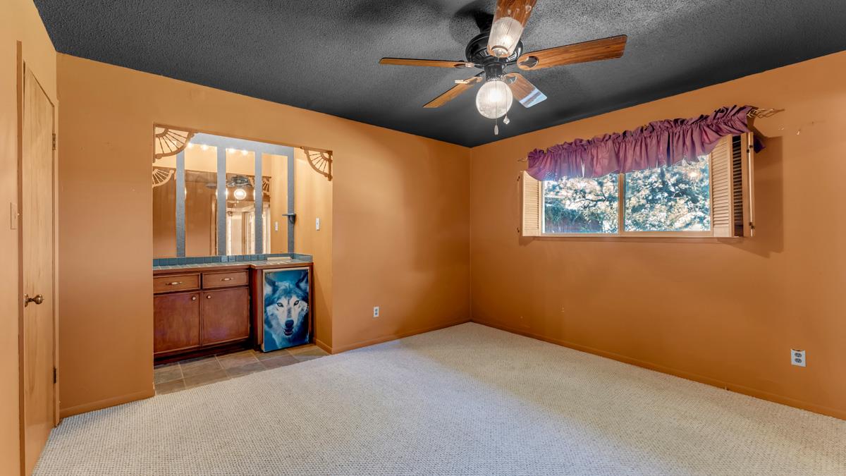 105 Agarita Dr, Burnet, TX 78611