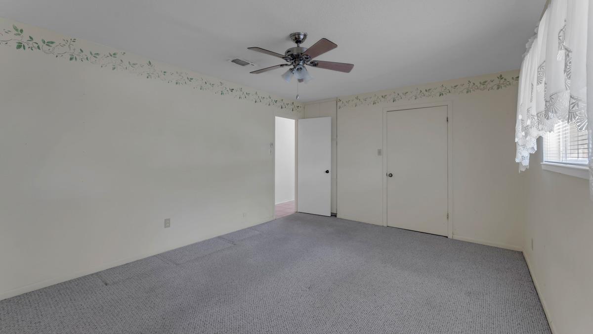 105 Agarita Dr, Burnet, TX 78611