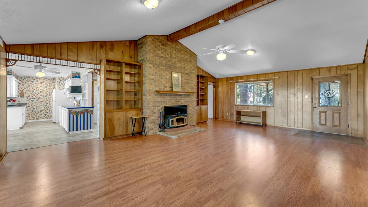 105 Agarita Dr, Burnet, TX 78611