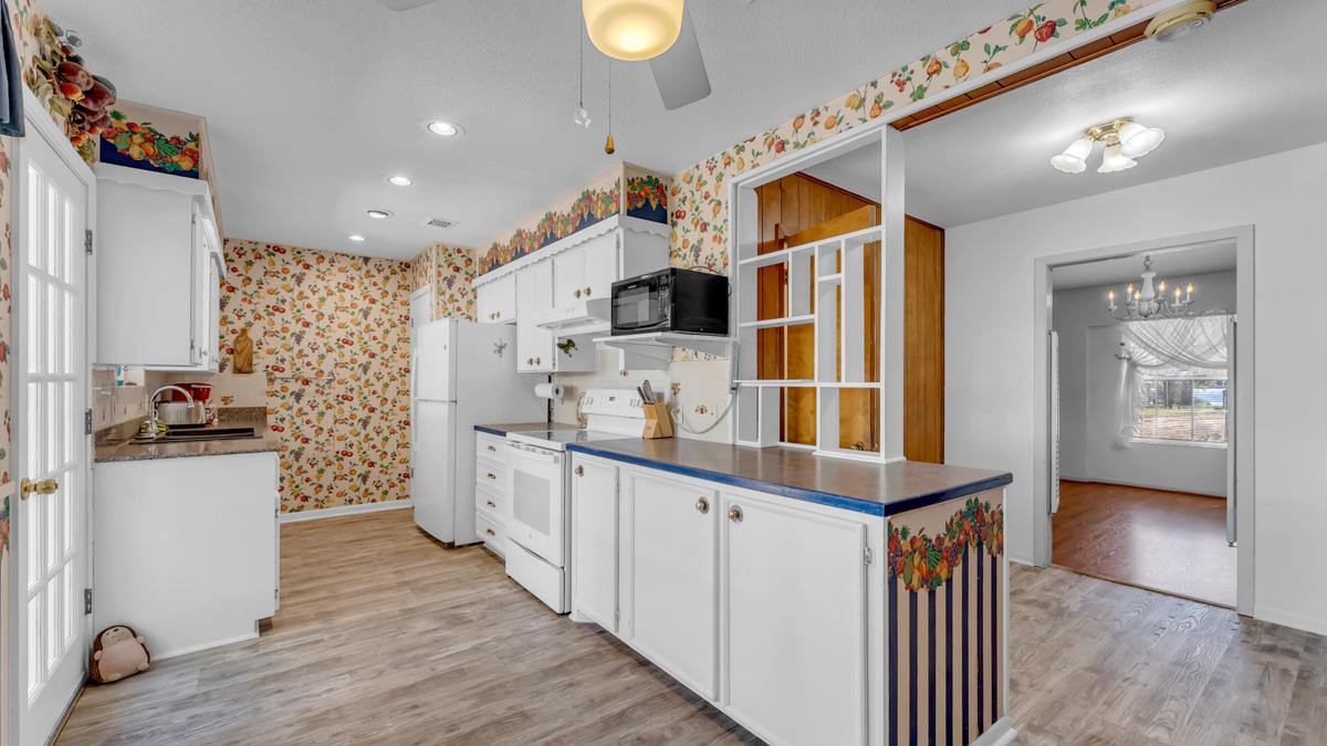 105 Agarita Dr, Burnet, TX 78611