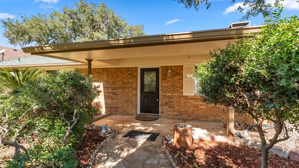 105 Agarita Dr, Burnet, TX 78611