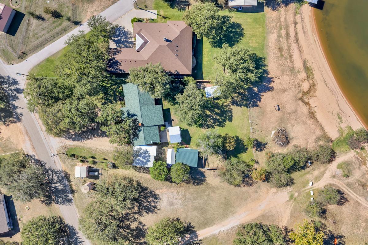 105 Agarita Dr, Burnet, TX 78611