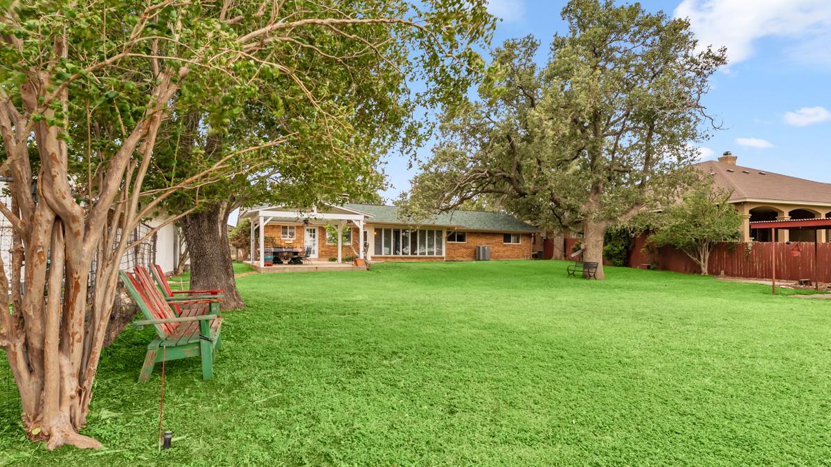 105 Agarita Dr, Burnet, TX 78611