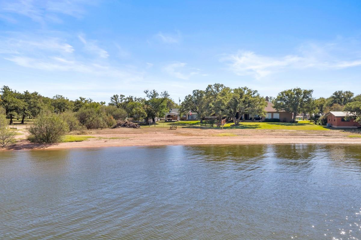 105 Agarita Dr, Burnet, TX 78611