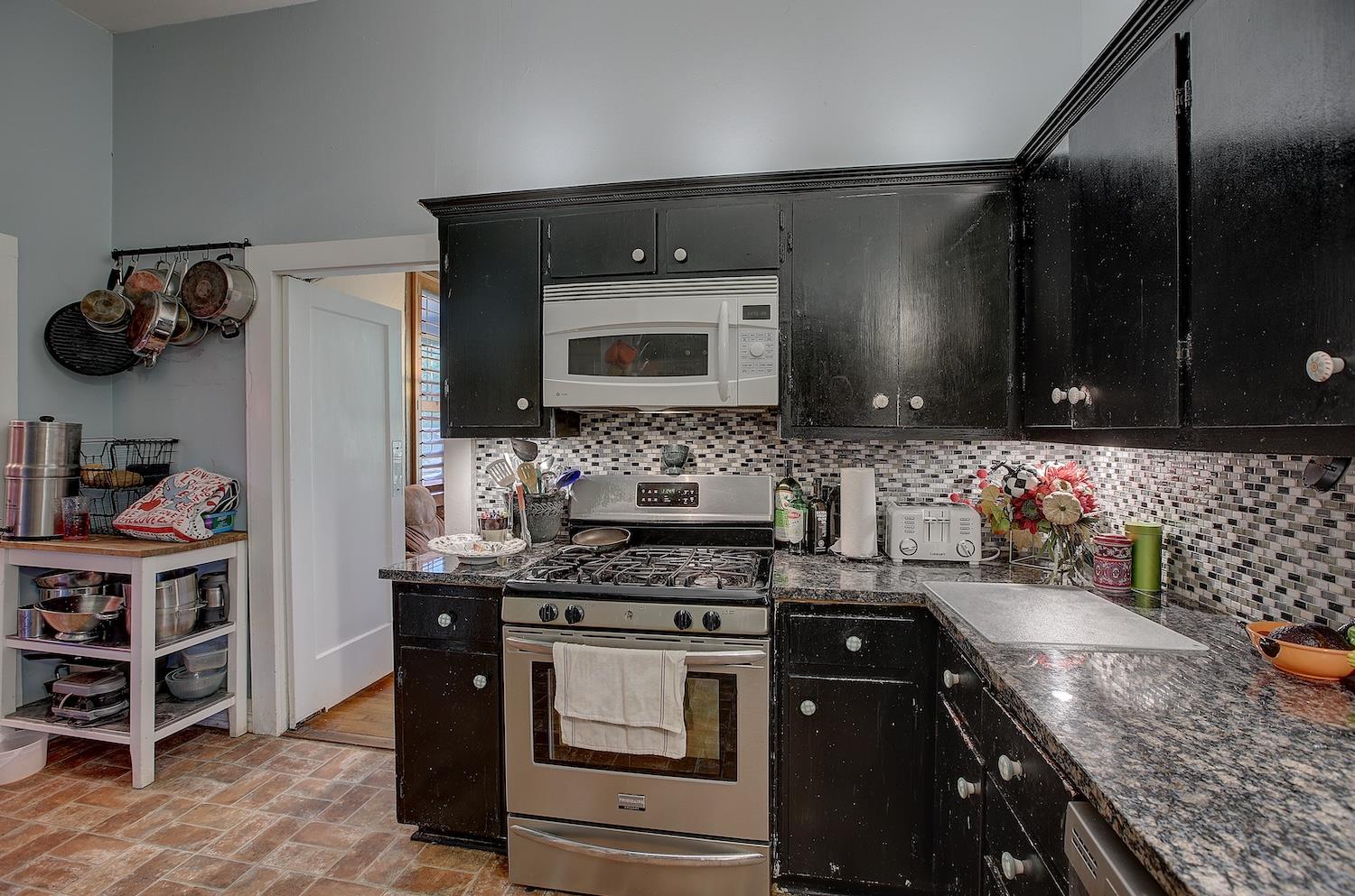 905 S Walnut St, Georgetown, TX 78626