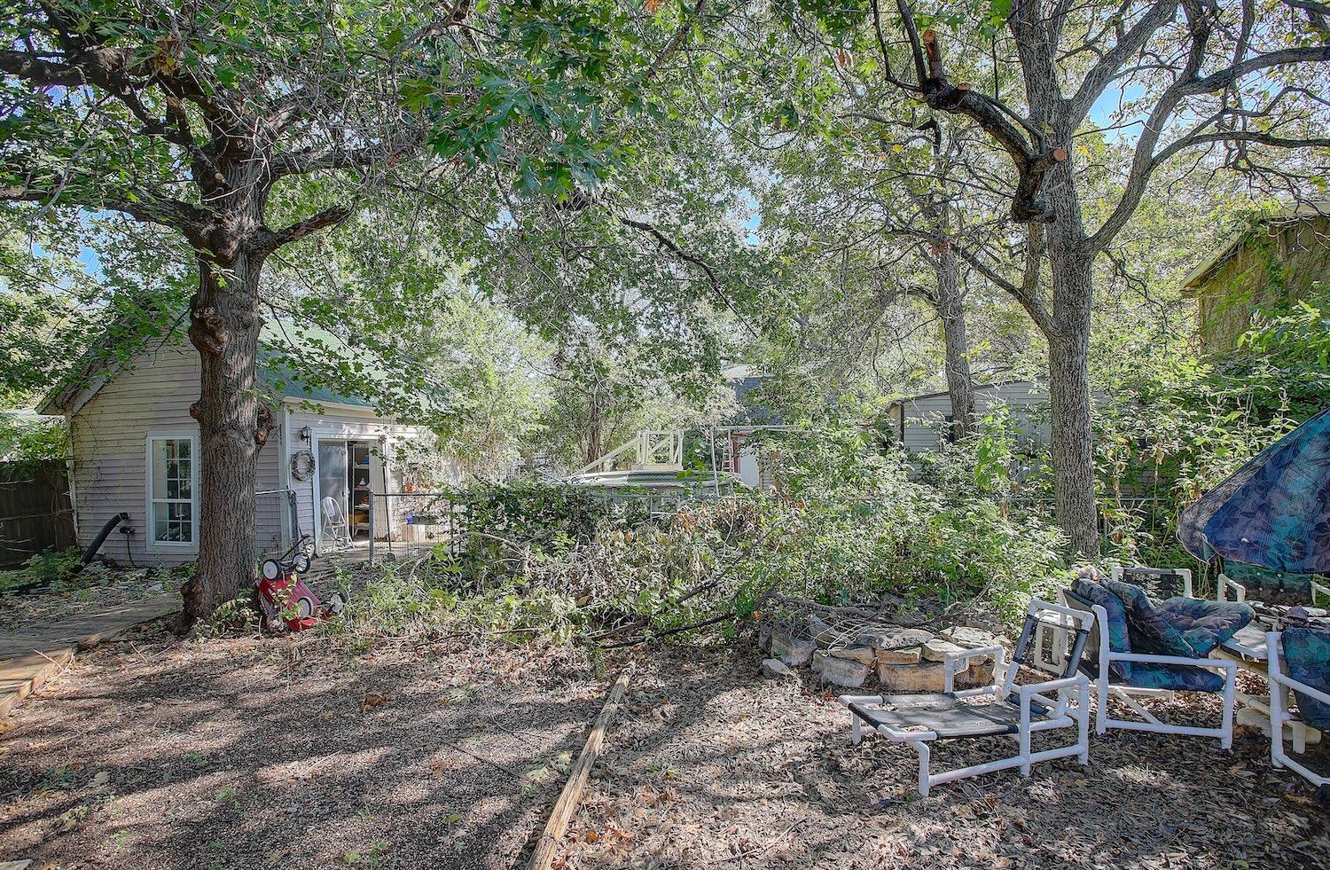 905 S Walnut St, Georgetown, TX 78626