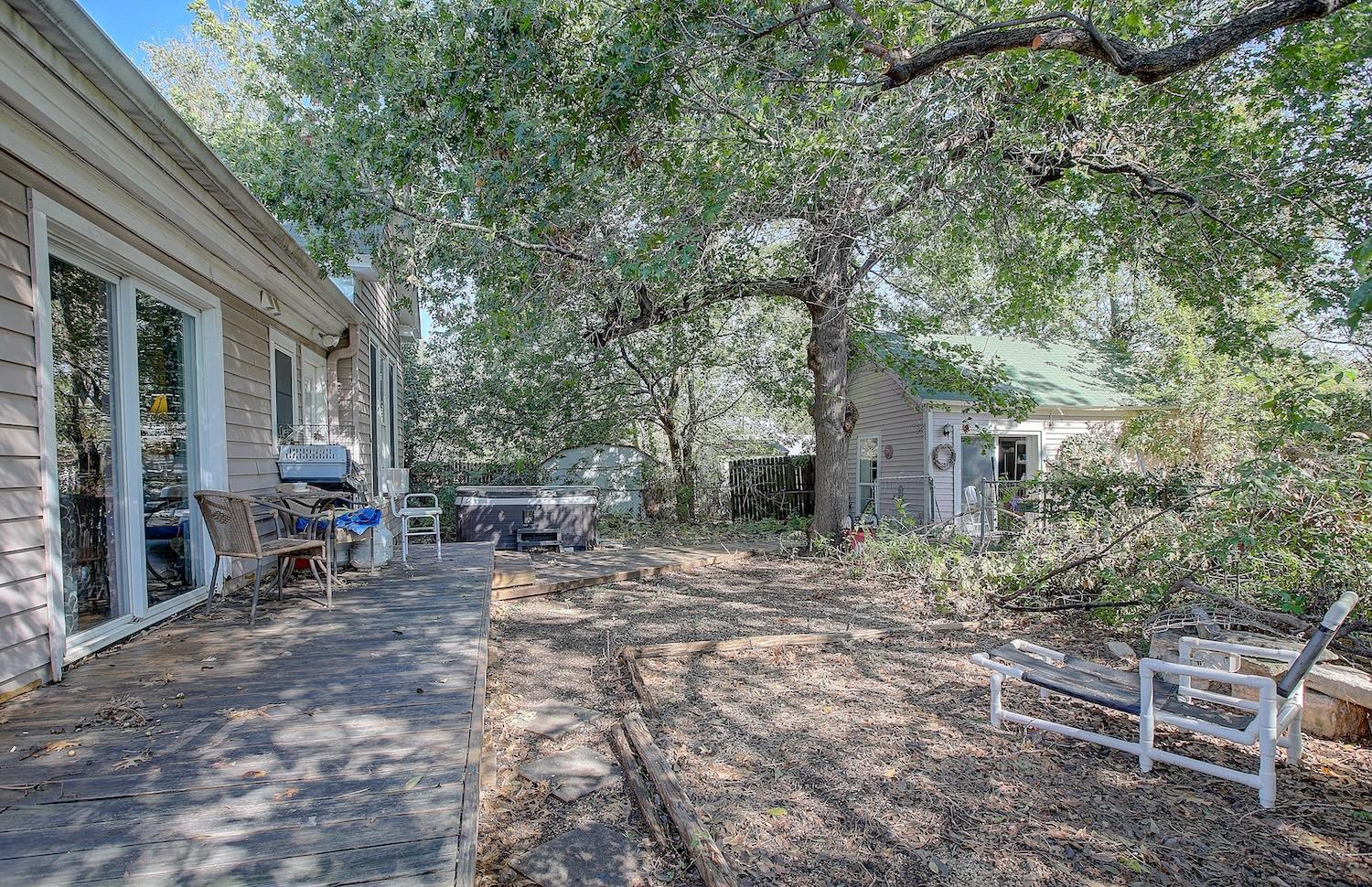 905 S Walnut St, Georgetown, TX 78626