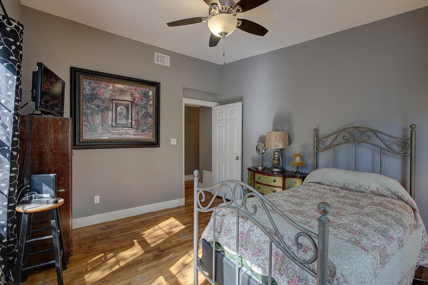 905 S Walnut St, Georgetown, TX 78626