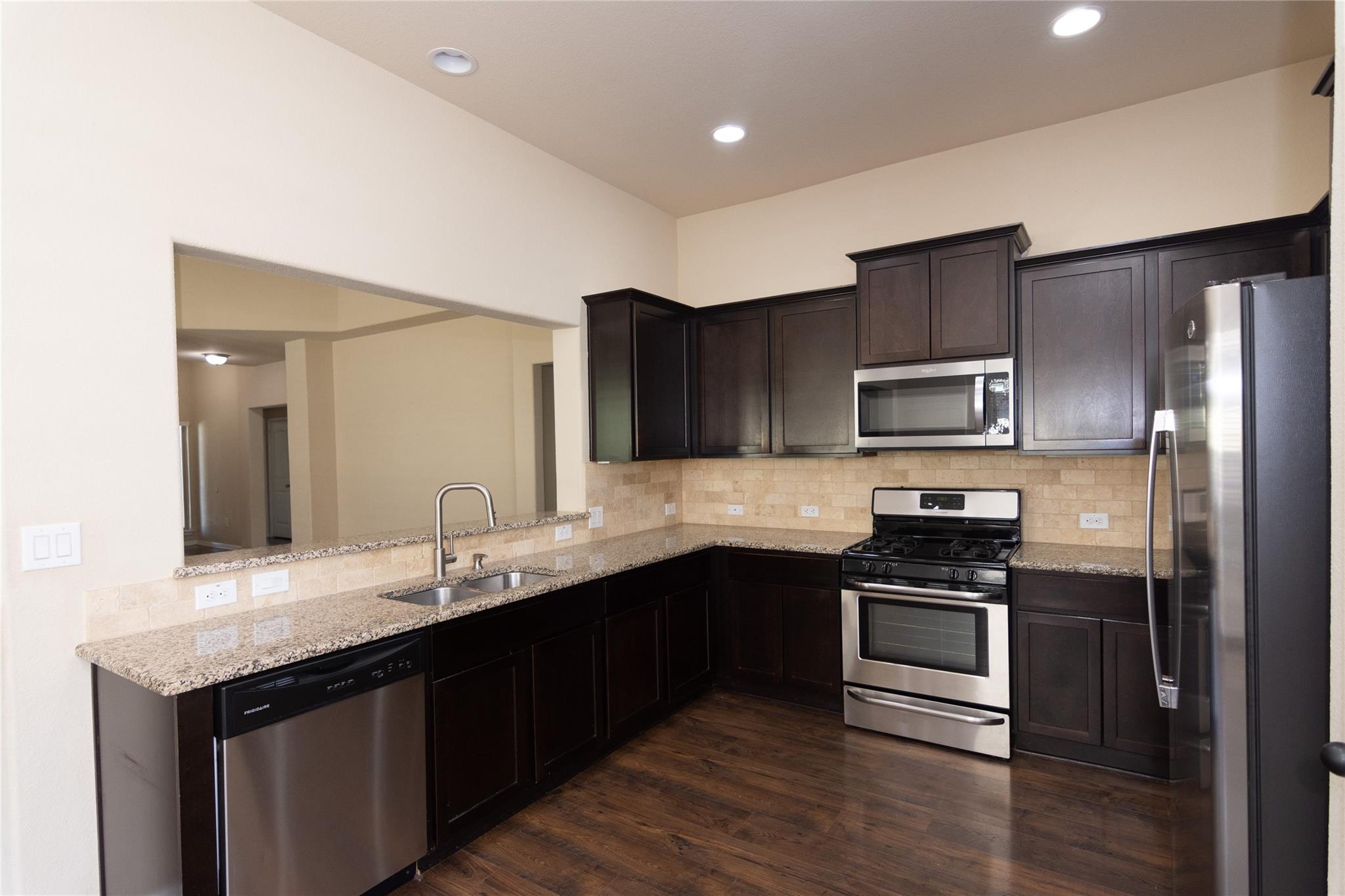 204 Serrano St, Georgetown, TX 78628